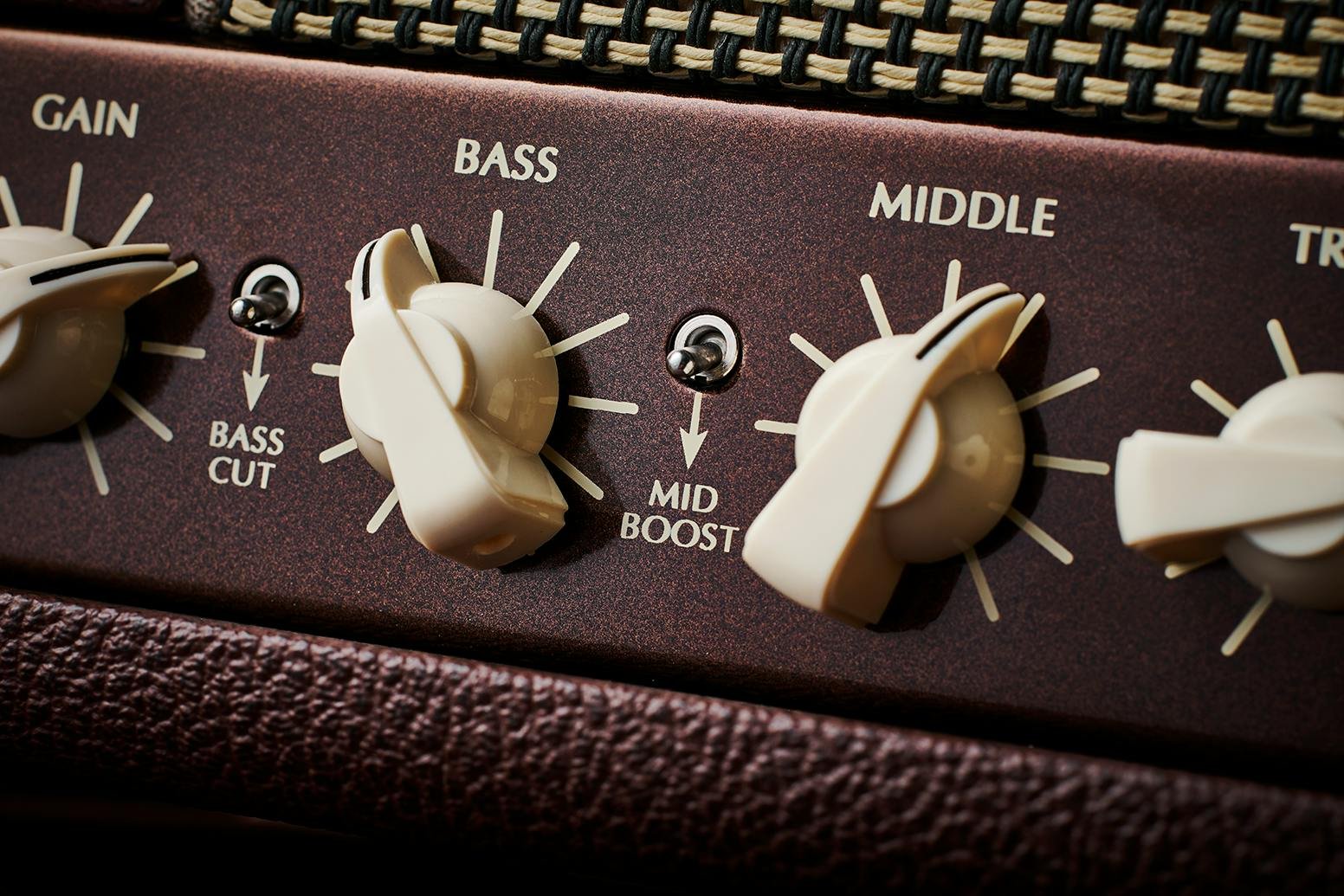 Victory VC35 The Copper EL84 Compact Sleeve Guitar Amplifier Head - VC35HCOMPACT-victory-the-copper-wooden-head-lifestyle-dials-2.jpg