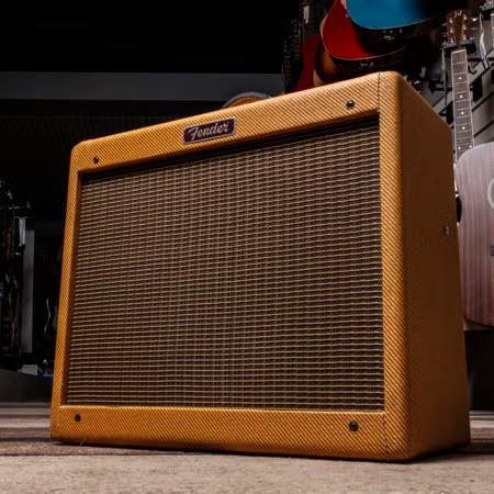 Fender Pro Junior IV in Lacquered Tweed - 2231304000 6.jpg