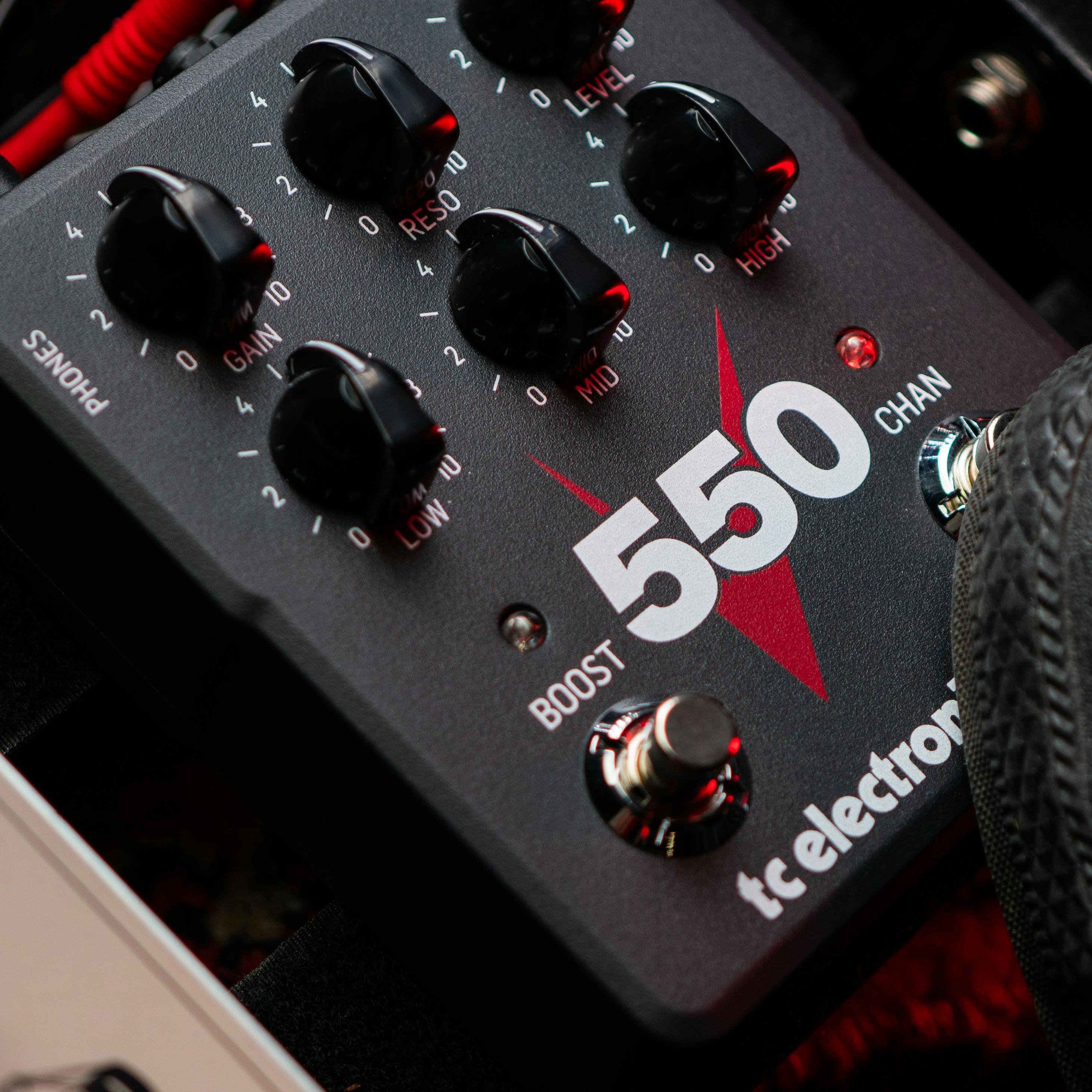 TC Electronic AmpWorx High-Gain Series V550 Preamp Pedal