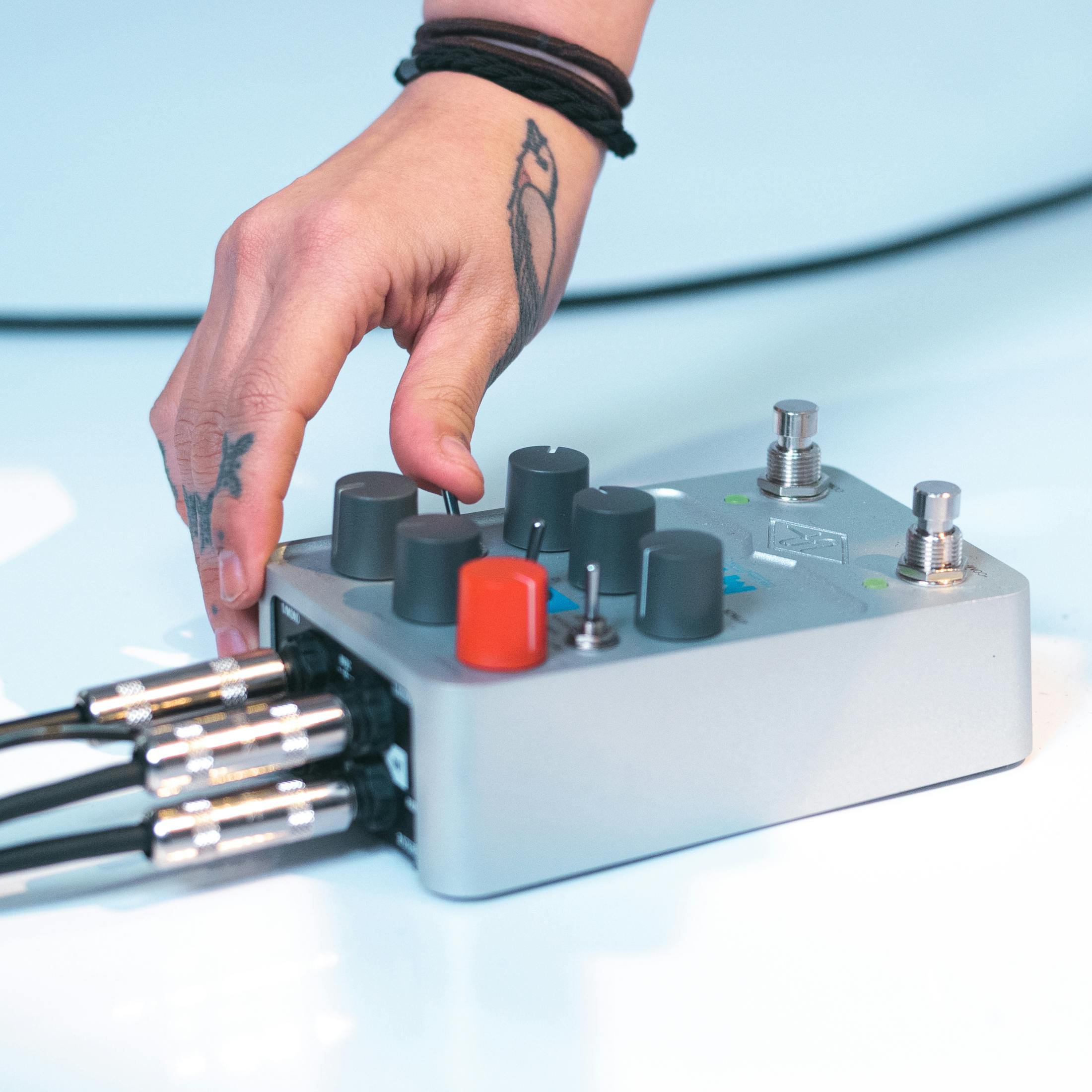 Universal Audio UAFX Max Preamp & Dual Compressor Pedal - GPM-MAX-Universal-Audio-UAFX-Max-Preamp-Dual-Compressor-Lifestyle.jpg