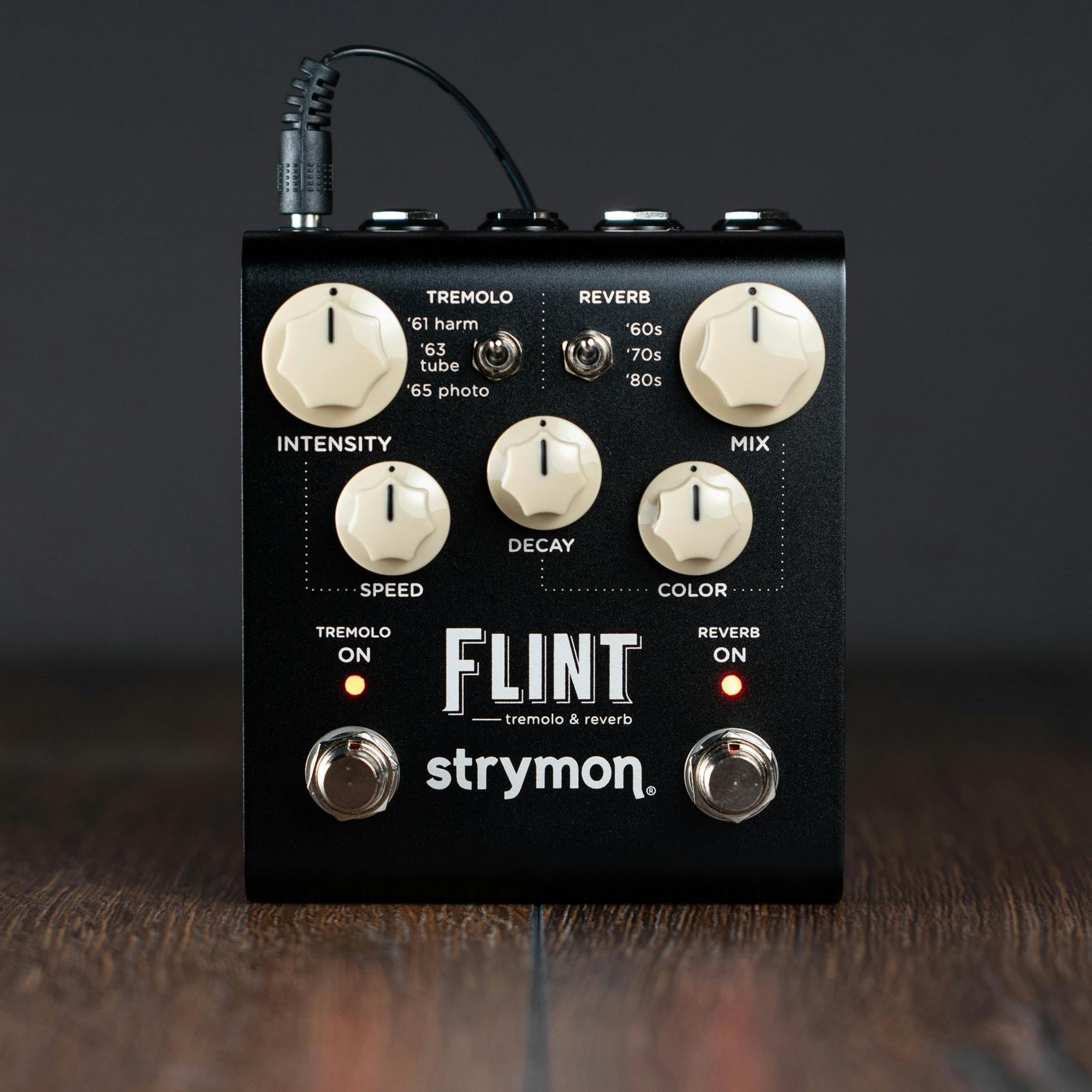 Strymon Flint Tremolo & Reverb Pedal V2 - 518296-Strymon-Flint-V2-Beauty.jpg