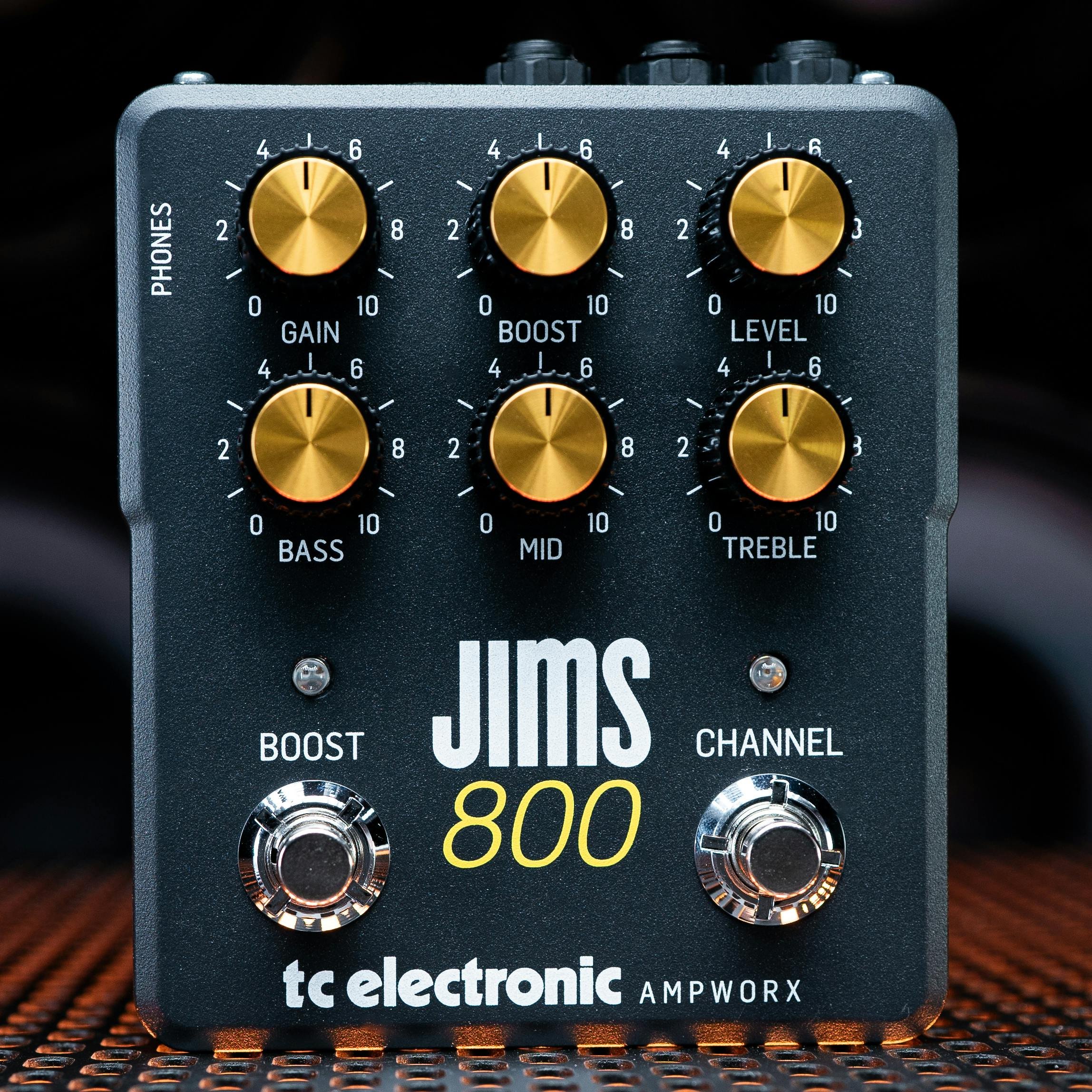 TC Electronic Ampworx JIMS 800 PREAMP - Dual-Channel Guitar Preamp - 0709-AJV86-001-TC-Electronic-Ampworx-JIMS-800-Preamp-Pedal-Beauty.jpg