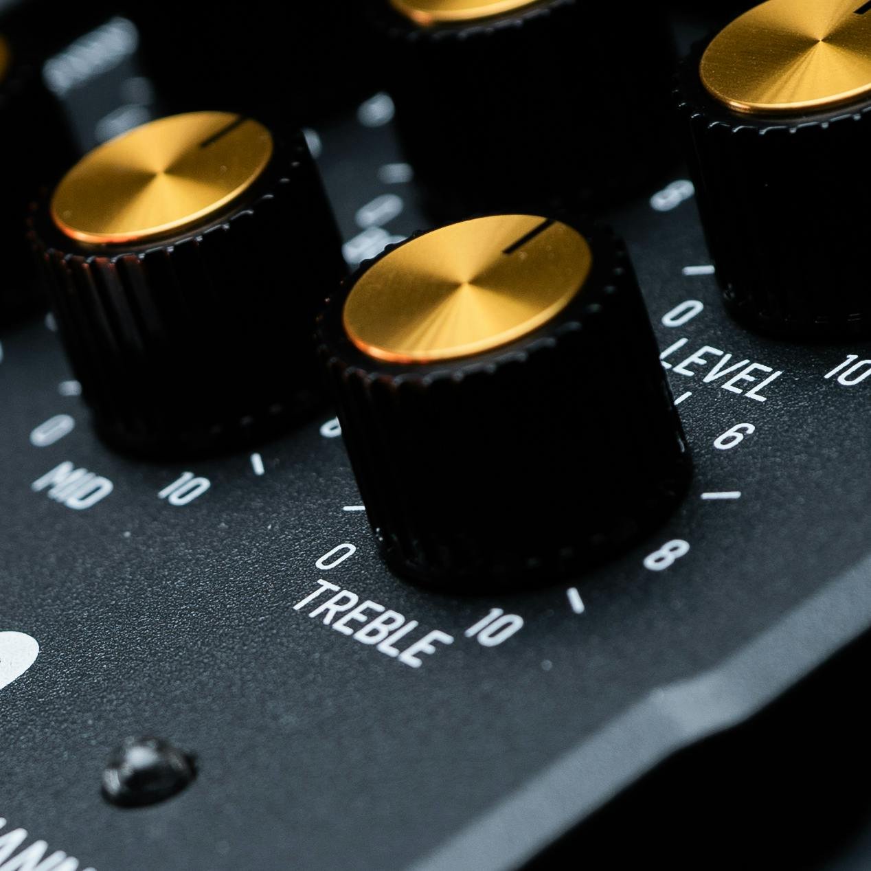 TC Electronic Ampworx JIMS 800 PREAMP - Dual-Channel Guitar Preamp - 0709-AJV86-001-TC-Electronic-Ampworx-JIMS-800-Preamp-Pedal-Detail.jpg