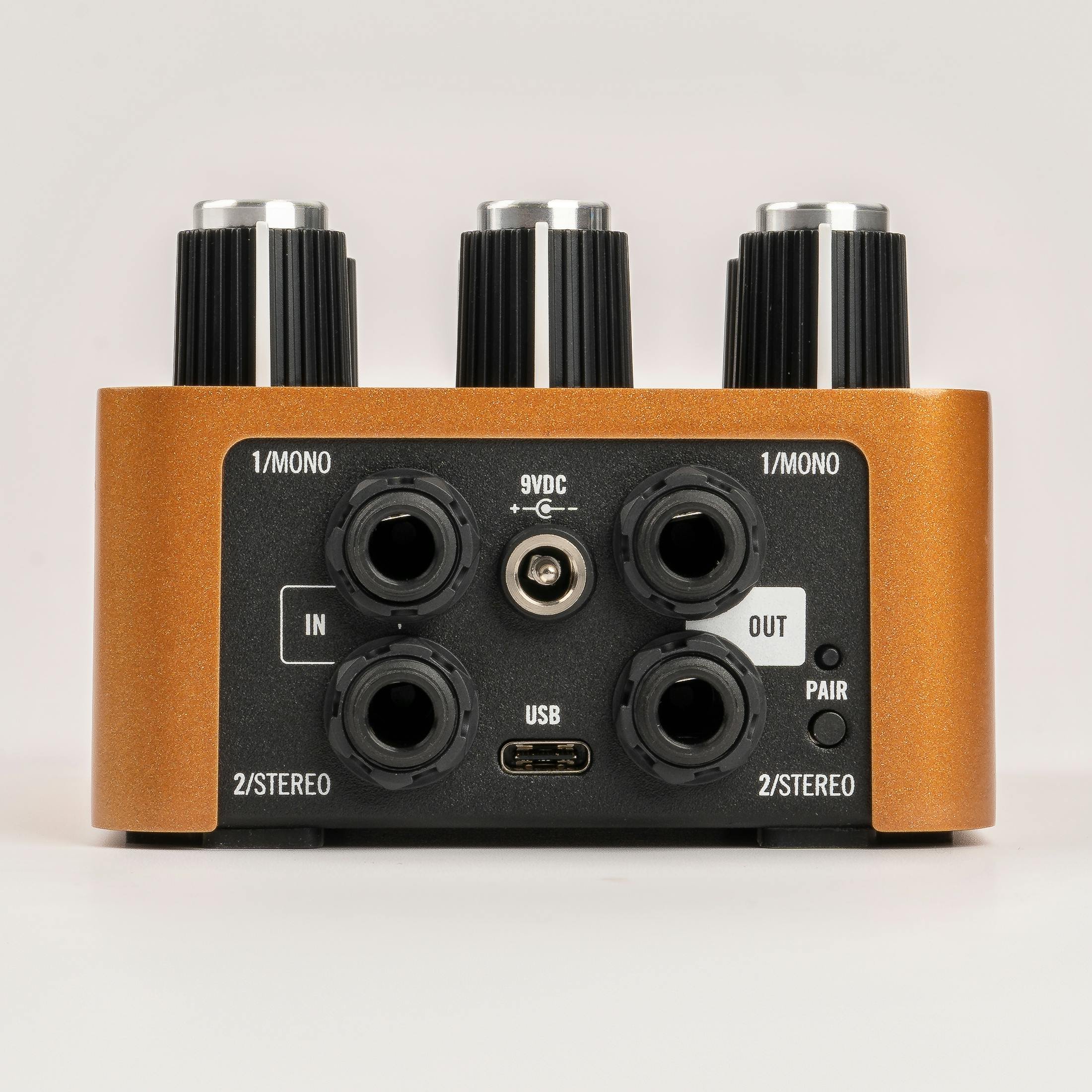Universal Audio UAFX Woodrow '55 Instrument Amp Pedal - 512598-UAFX-Woodrow-55-Amp-Pedal-Jacks.jpg