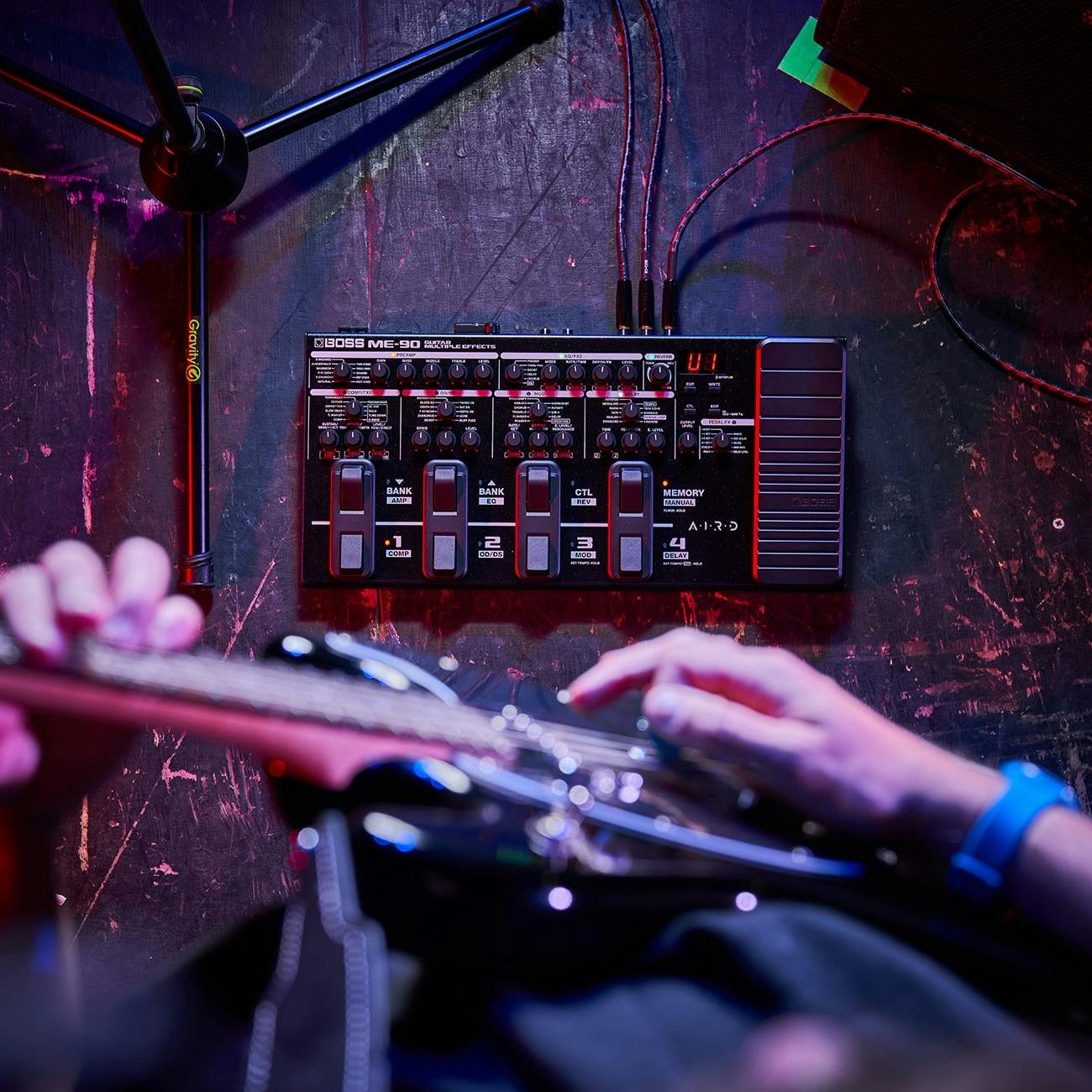 Boss ME-90 Guitar Multi-FX Processor - ME90-Boss-ME-90-Guitar-Multi-Effects-Lifestyle-2.jpg