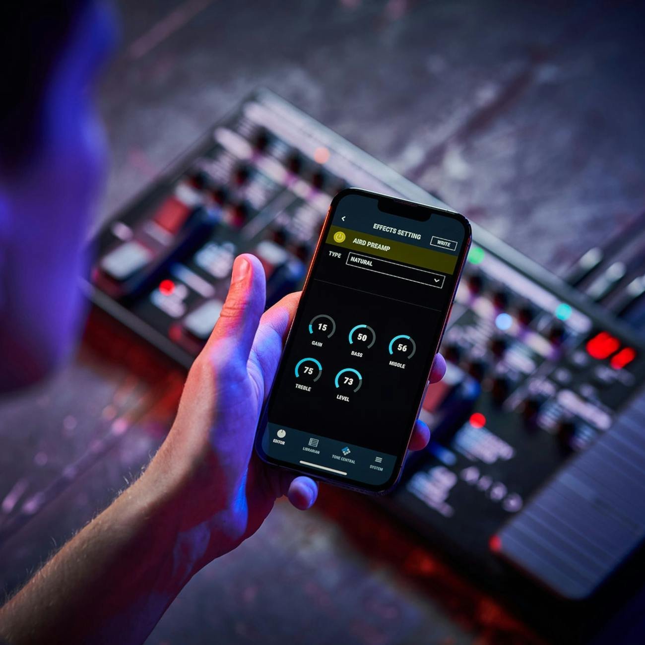 Boss ME-90 Guitar Multi-FX Processor - ME90-Boss-ME-90-Guitar-Multi-Effects-Lifestyle-4.jpg