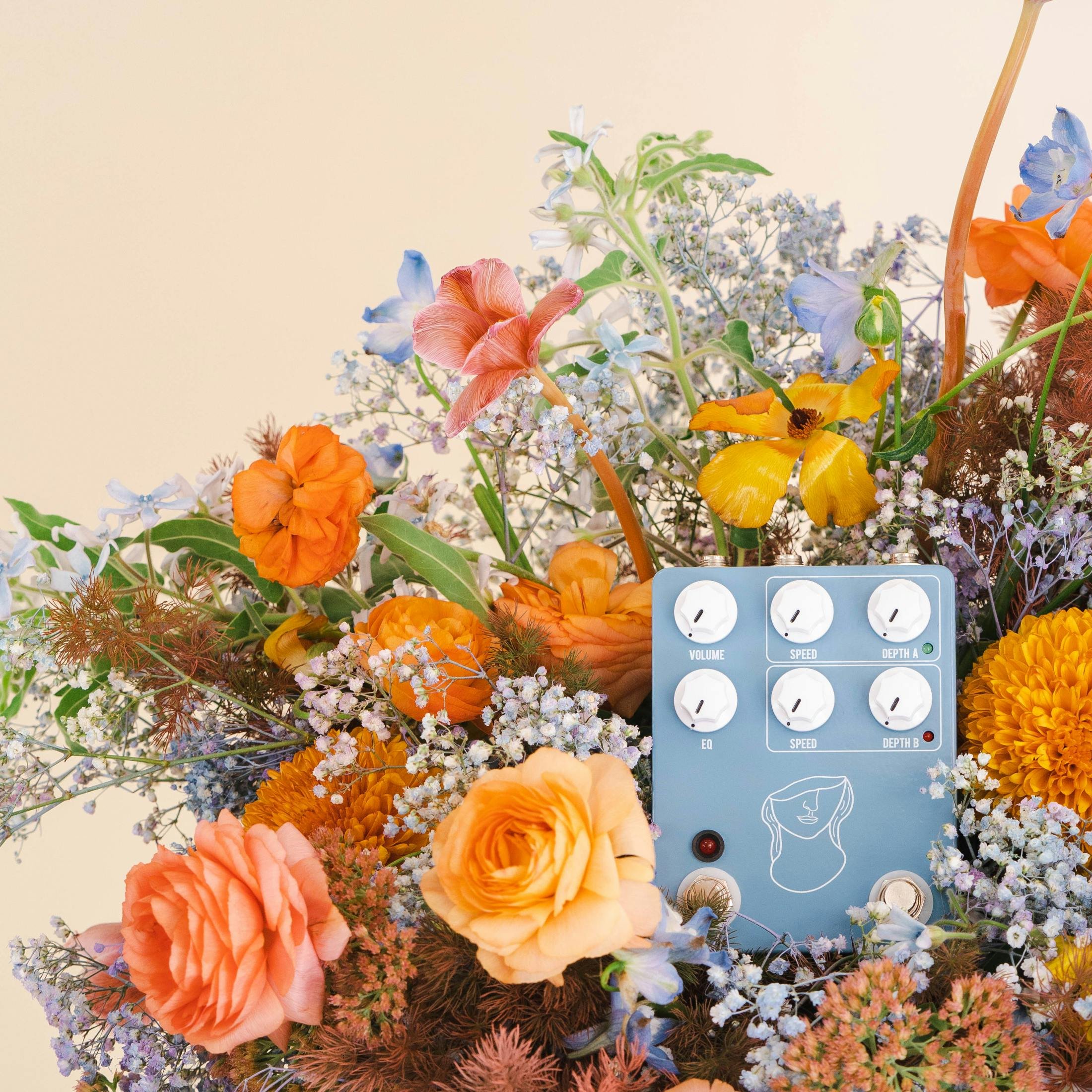 JHS Artificial Blonde Madison Cunningham Vibrato Pedal