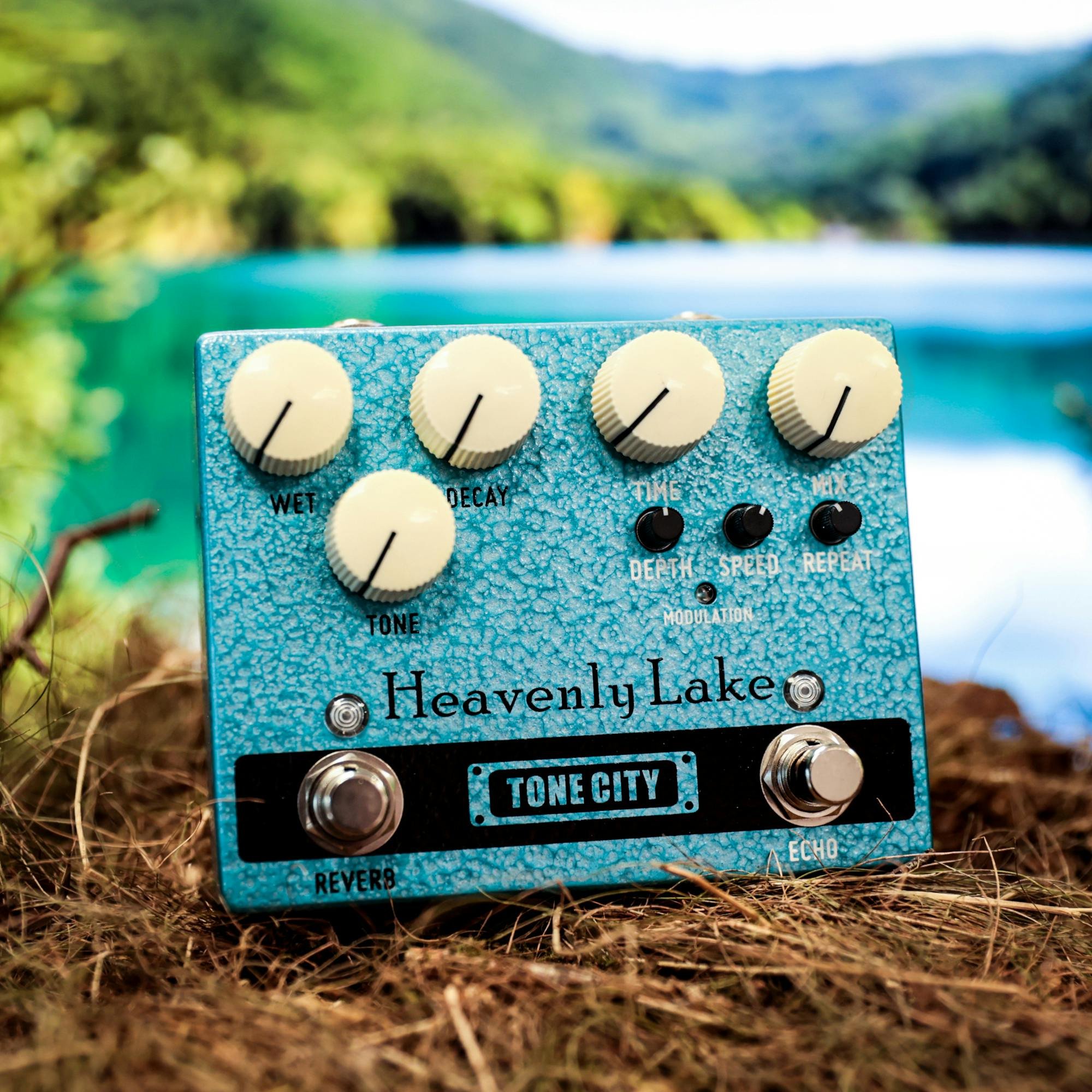 Tone City Heavenly Lake Delay Reverb Pedal - HEAVENLYLAKE-Tone_City_Guitar_Pedal_Heavenlylak_lifestyle.jpg