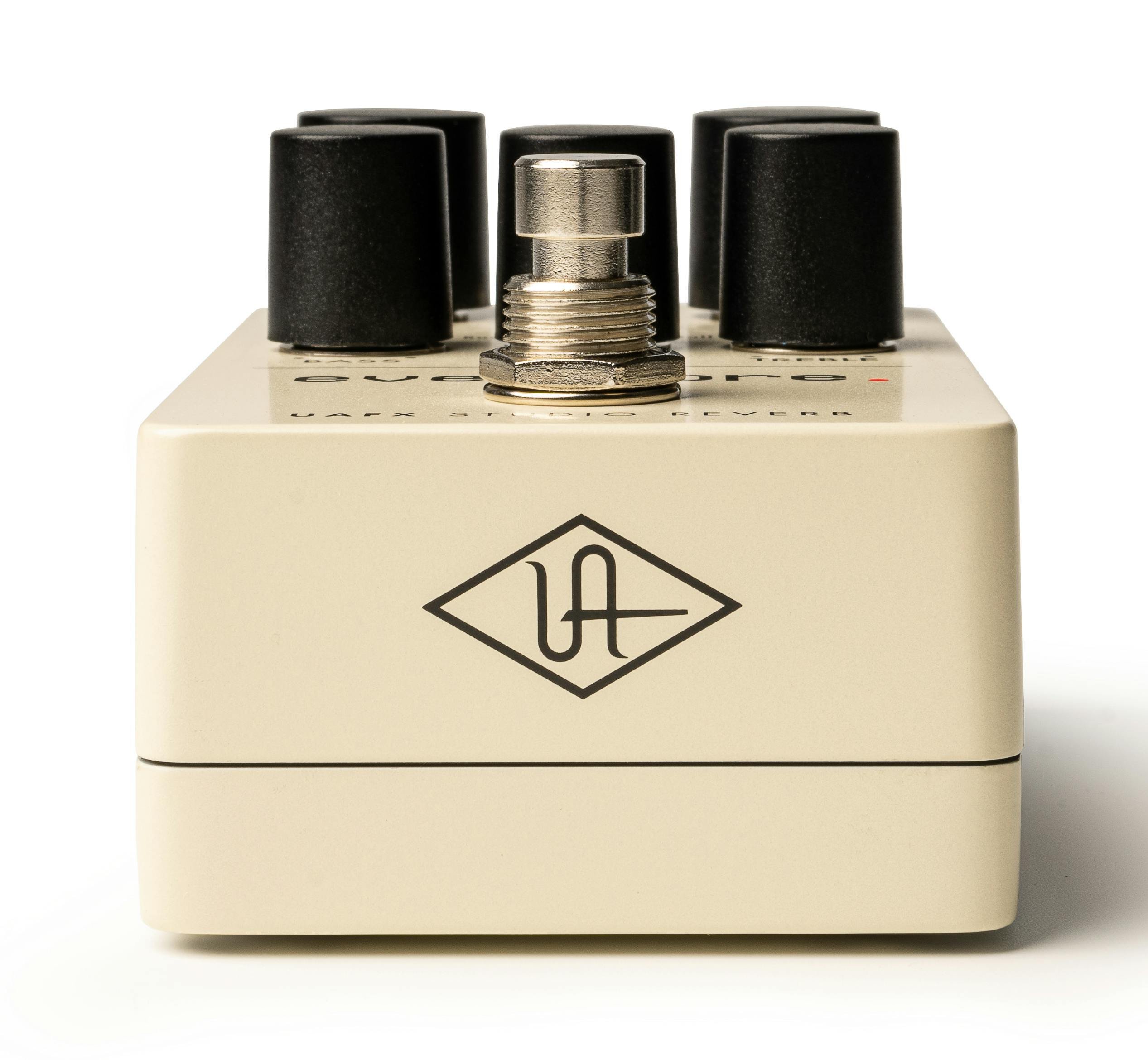 Universal Audio UAFX Evermore Reverb Pedal - GPS-EVMR-universal-audio-evermore-guitar-pedal-bottom.jpg