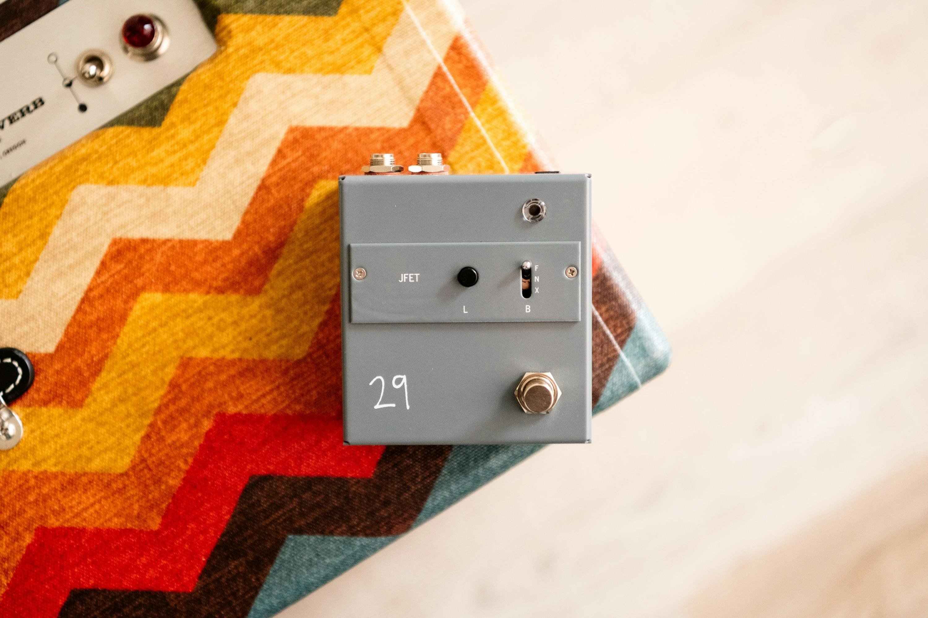 29 Pedals JFET Transistor Boost Pedal - JFET-29-Pedals-JFET-Transistor-Boost-Pedal-Lifestyle-1.jpg