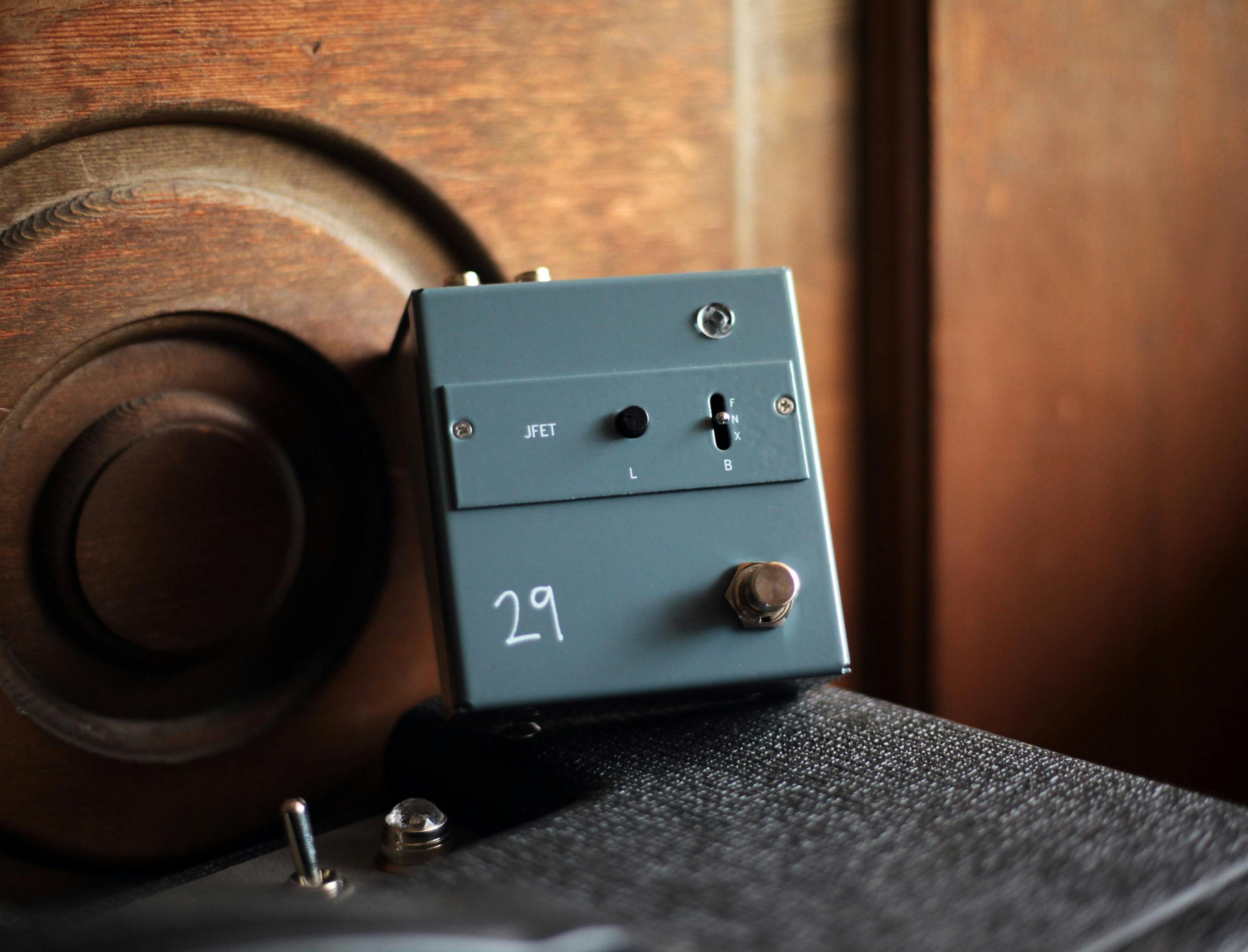 29 Pedals JFET Transistor Boost Pedal - JFET-29-Pedals-JFET-Transistor-Boost-Pedal-Lifestyle-2.jpg