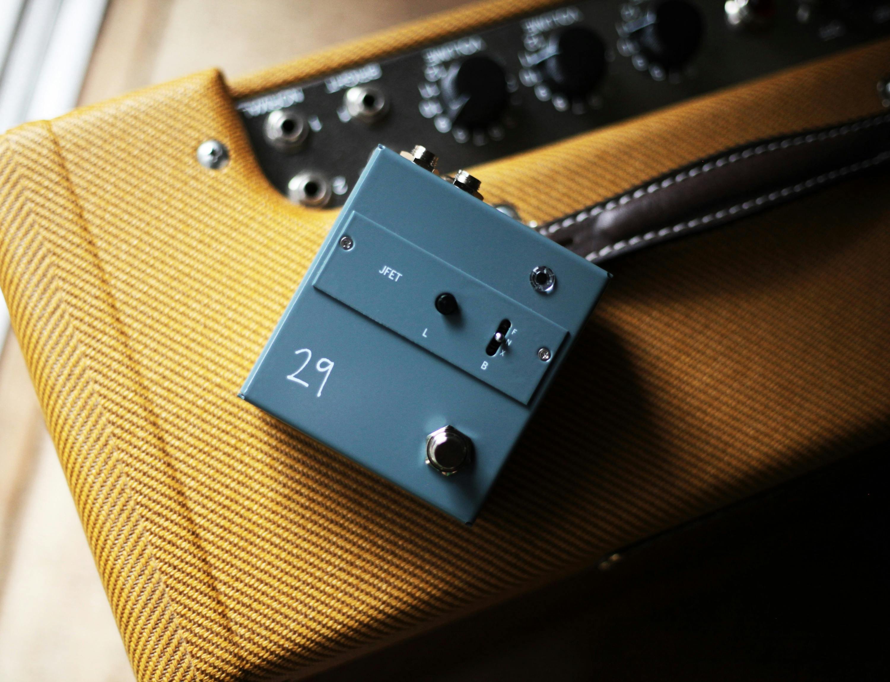 29 Pedals JFET Transistor Boost Pedal - JFET-29-Pedals-JFET-Transistor-Boost-Pedal-Lifestyle-3.jpg