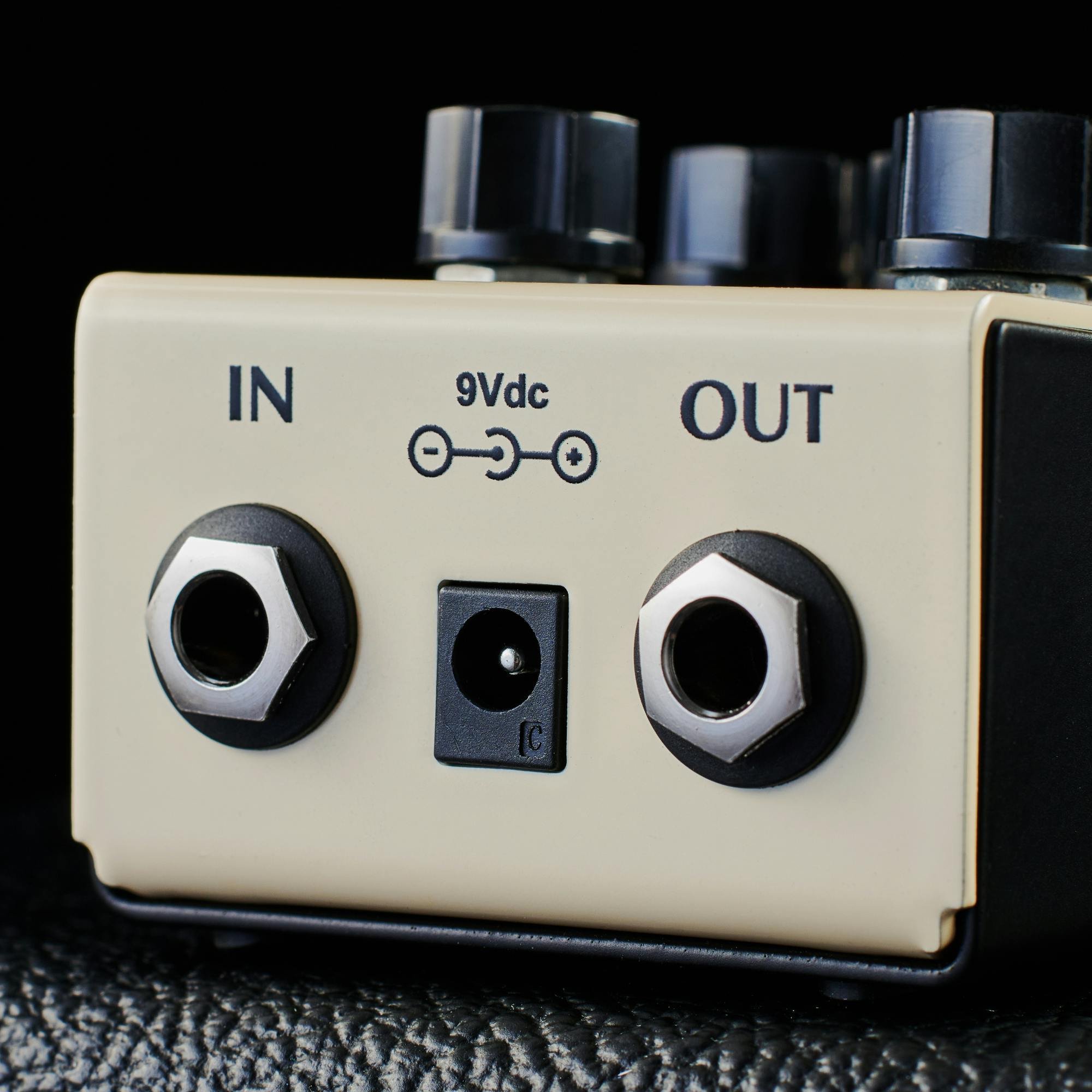 Victory V1 The Duchess Amp Overdrive Pedal - 541278-Victory-V1-Duchess-Pedal-Lifestyle-4.jpg