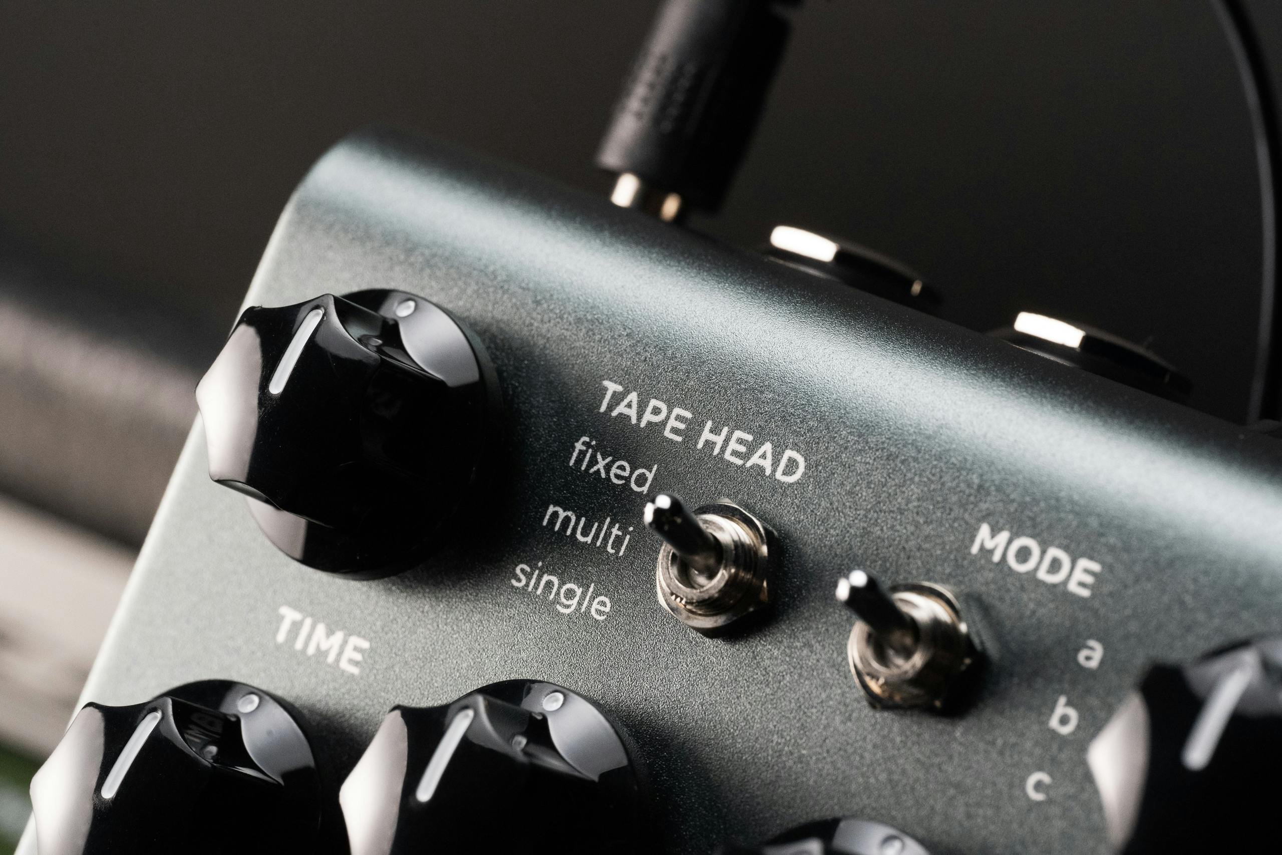 Strymon El Capistan Tape Delay Pedal V2 - 518293-Strymon-El-Capistan-V2-Feature.jpg