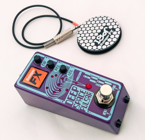 Rainger FX Deep Space Pulsar Pedal with Igor Controller - 322124-angle1web.jpg