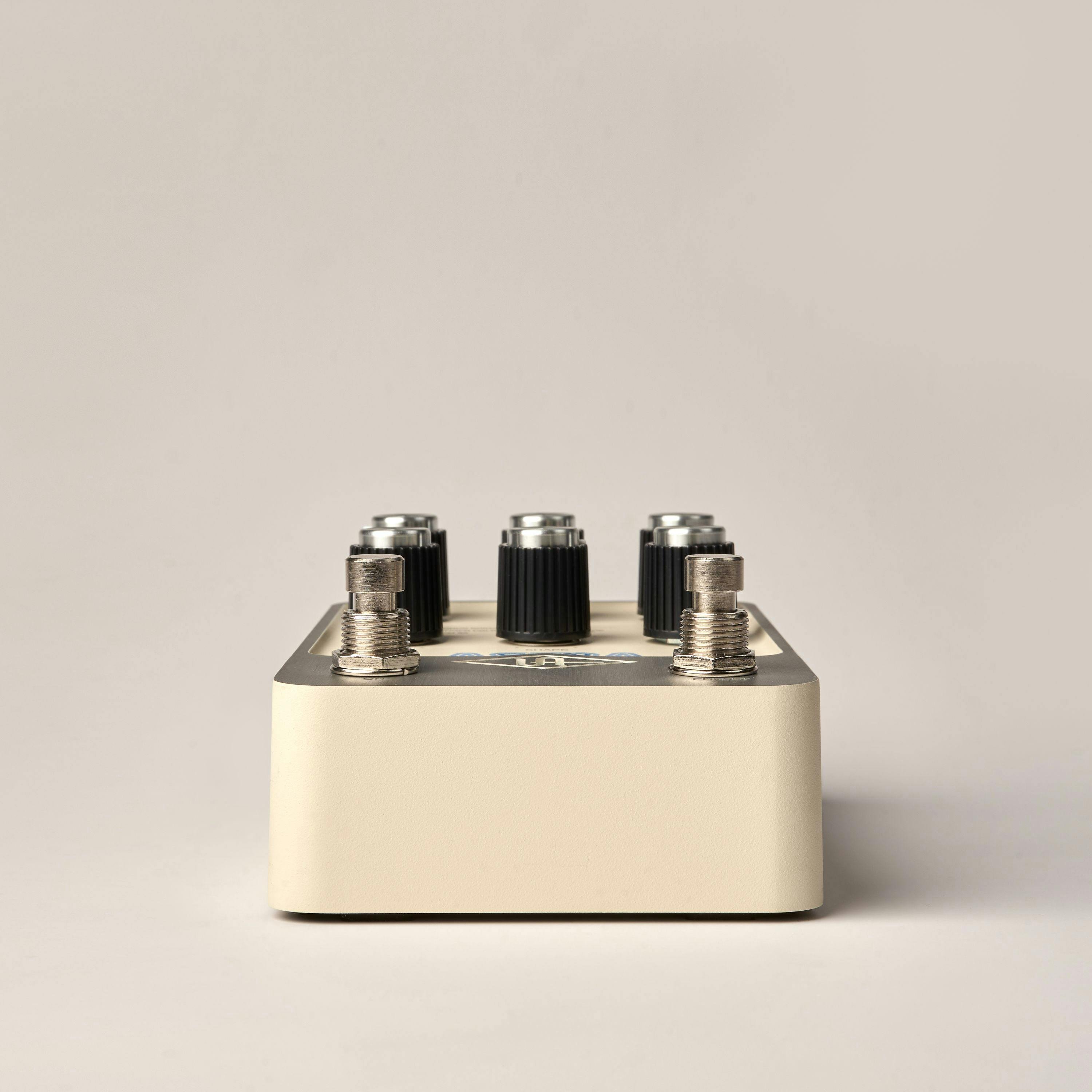 Universal Audio UAFX Astra Modulation Machine Pedal - Andertons