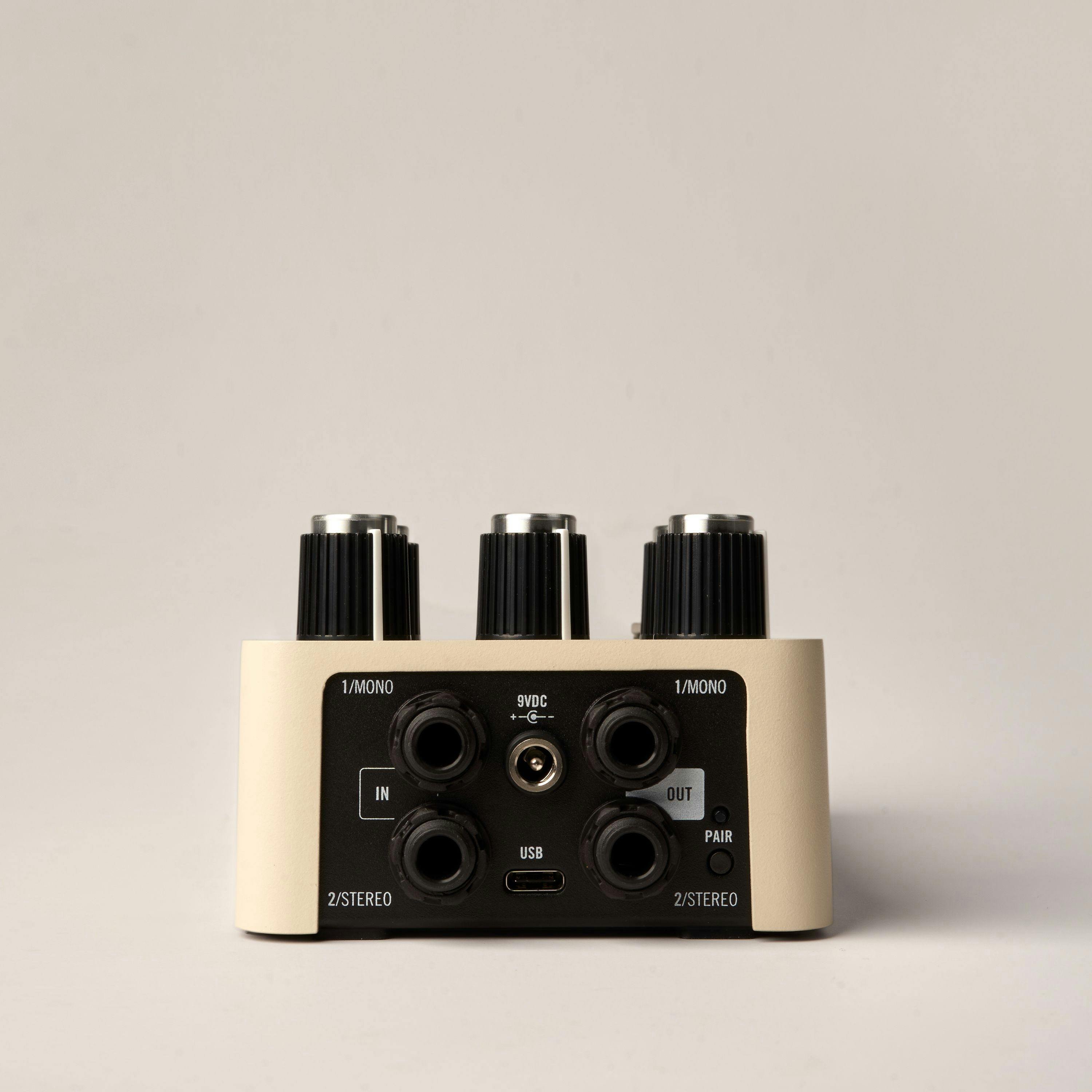 Universal Audio UAFX Astra Modulation Machine Pedal - Andertons