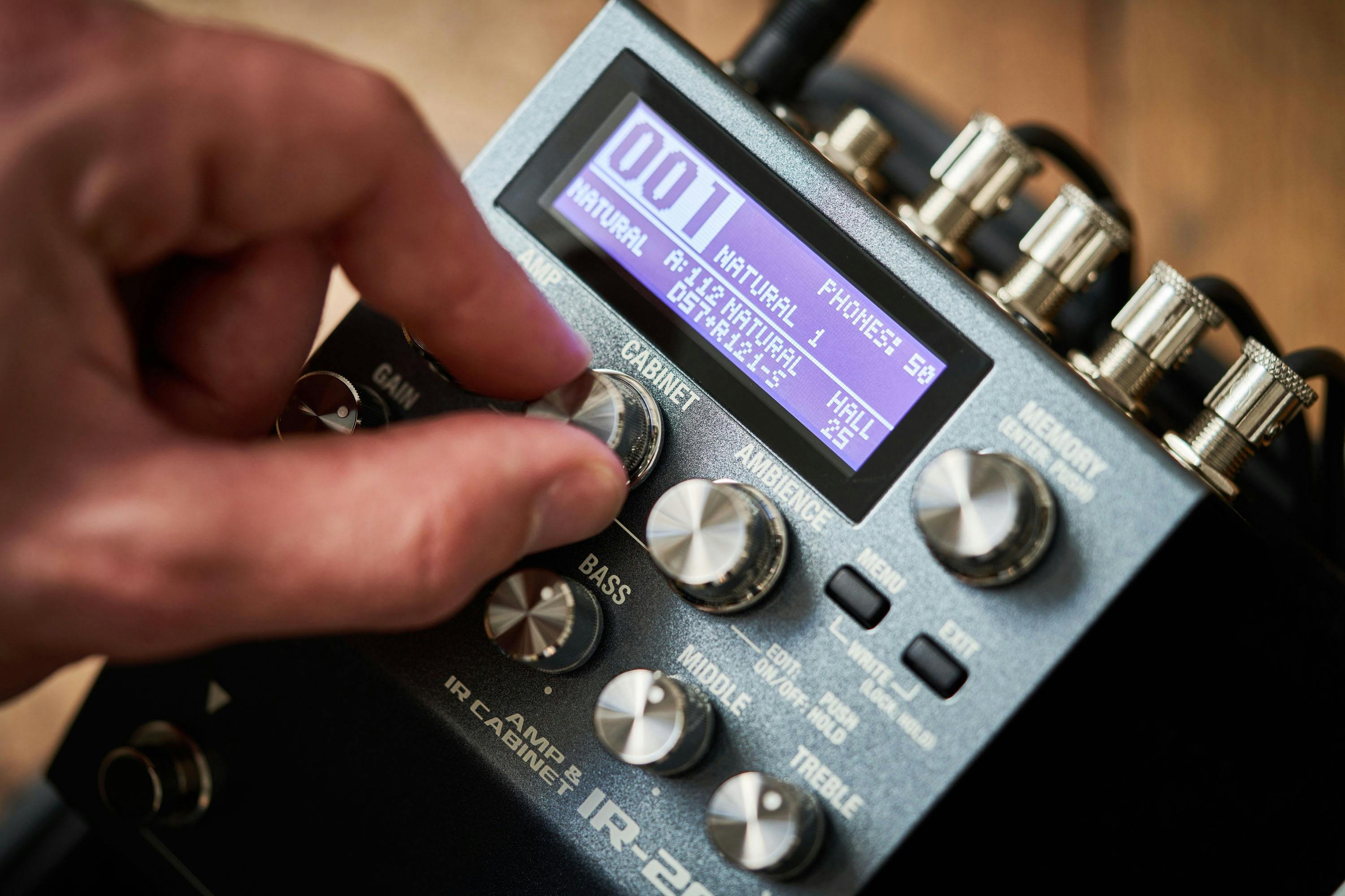 Boss IR-200 Amp & IR Cabinet Sim Pedal - 463964-Boss IR-200 Amp and IR Cabinet Pedal 6.jpg