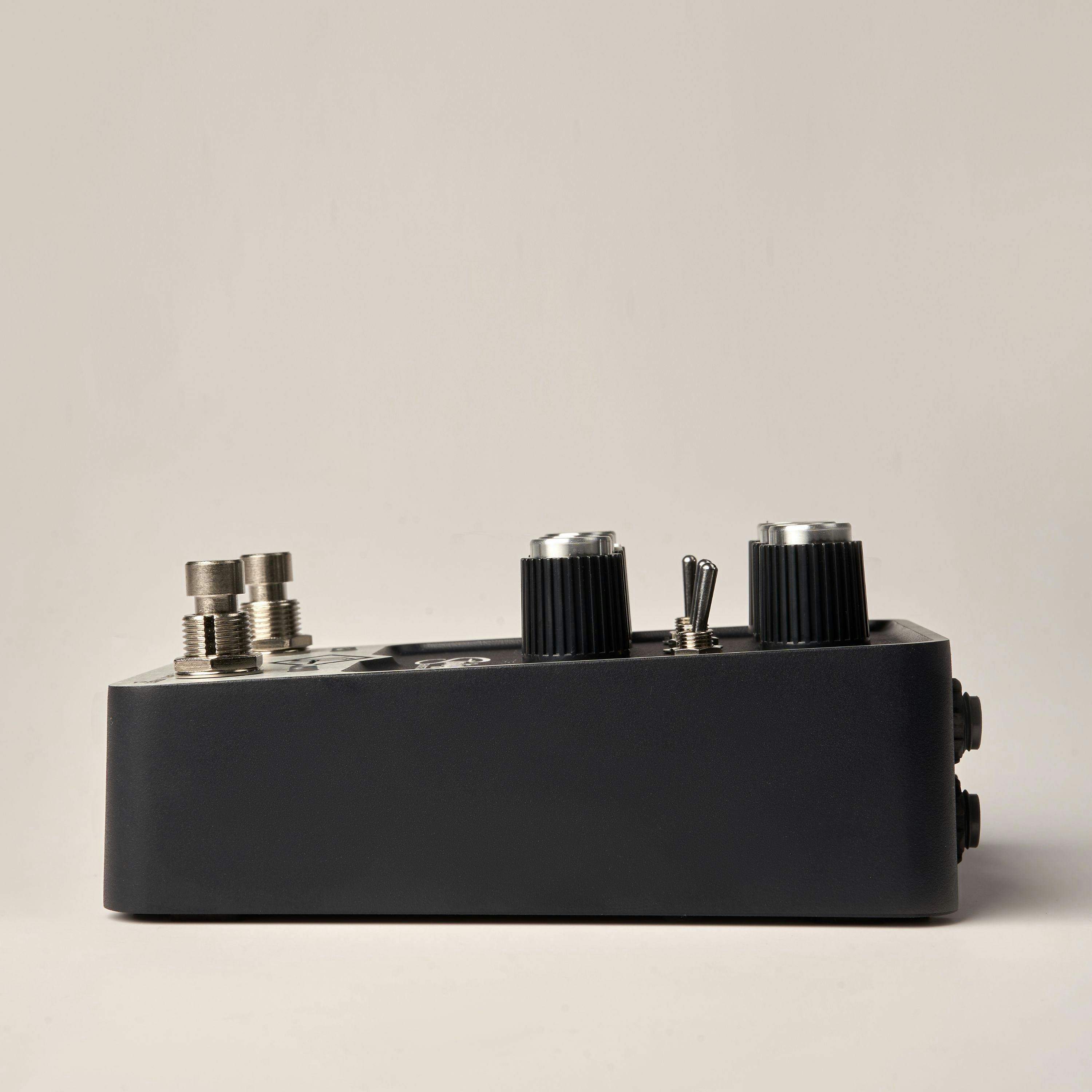 Universal Audio UAFX Starlight Echo Station Delay Pedal