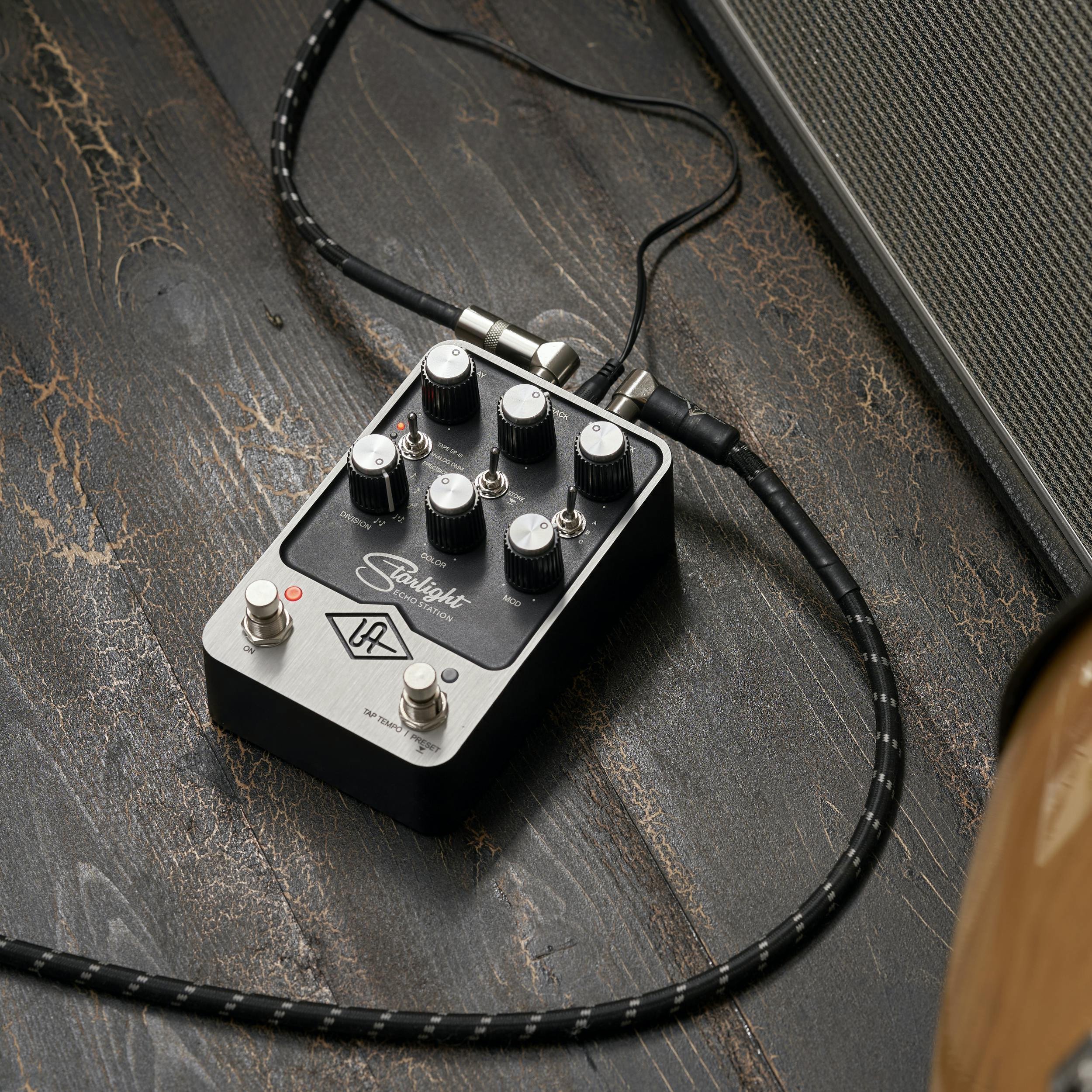 Universal Audio UAFX Starlight Echo Station Delay Pedal