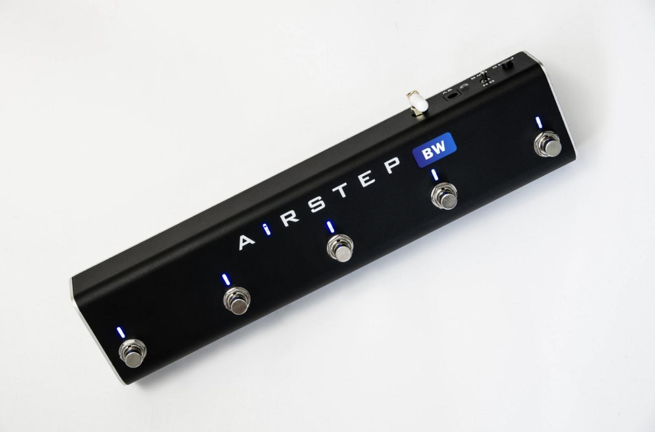 XSONIC AIRSTEP Smart MIDI Controller Footswitch BW Edition for Boss Katana-Air & Waza-Air - 512030-XSONIC-AIRSTEP-BW-Edition-Left.jpg