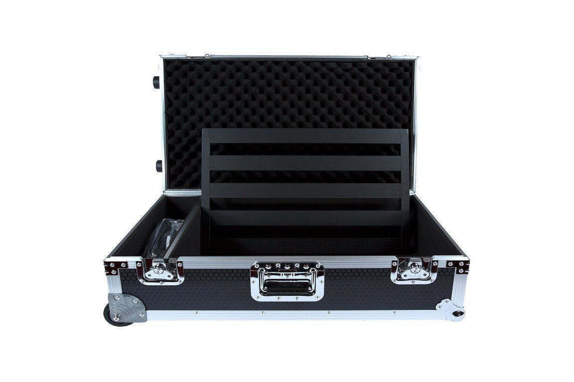 Pedaltrain Classic 3 Pedalboard with Wheeled Tour Case - 434453-1614776173949.jpg