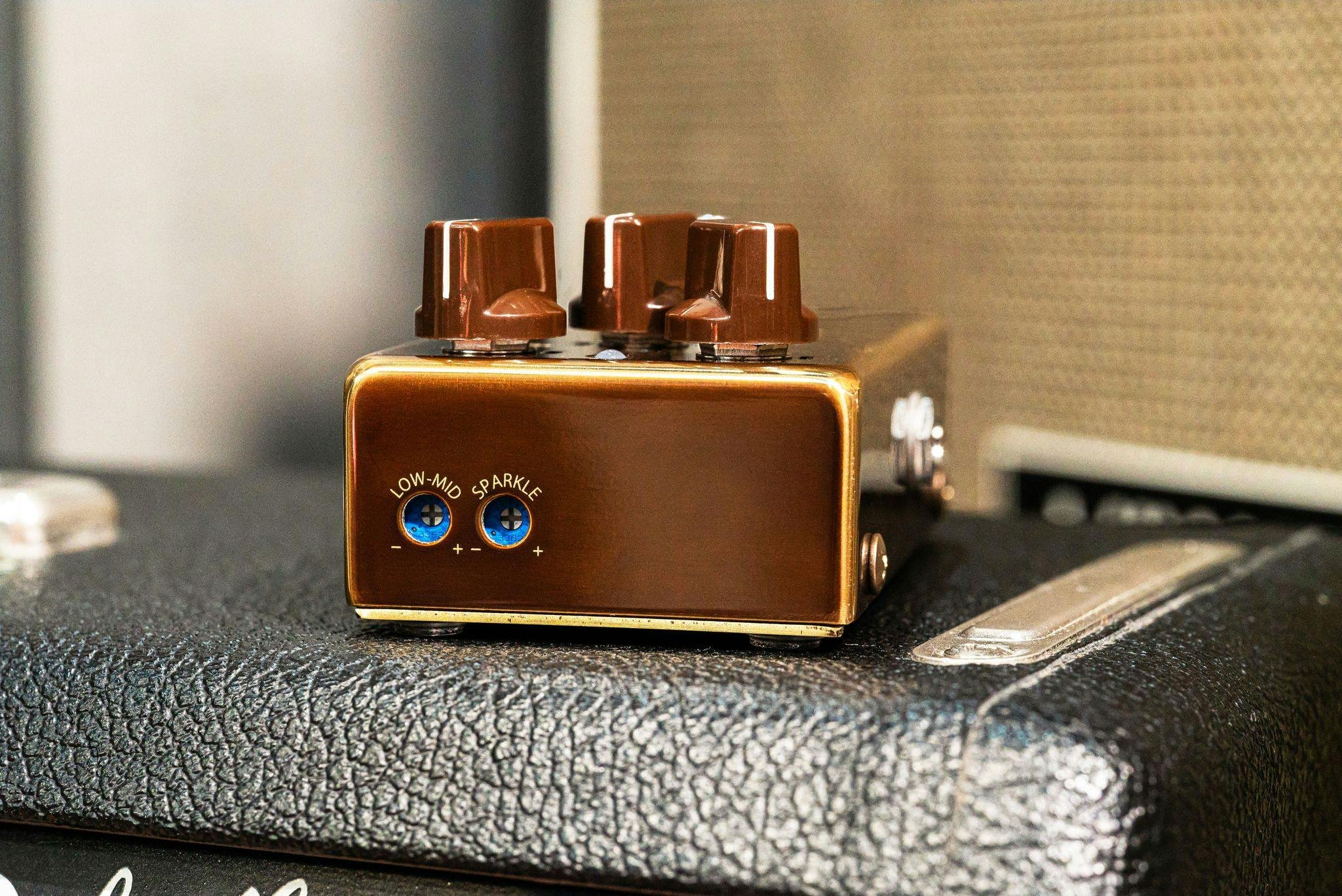 Vemuram Butter Machine Mike Landau Signature Pedal - VEBUT-Vemuram-Butter-Machine-Mike-Landau-Signature-Pedal-Lifestyle-3.jpg