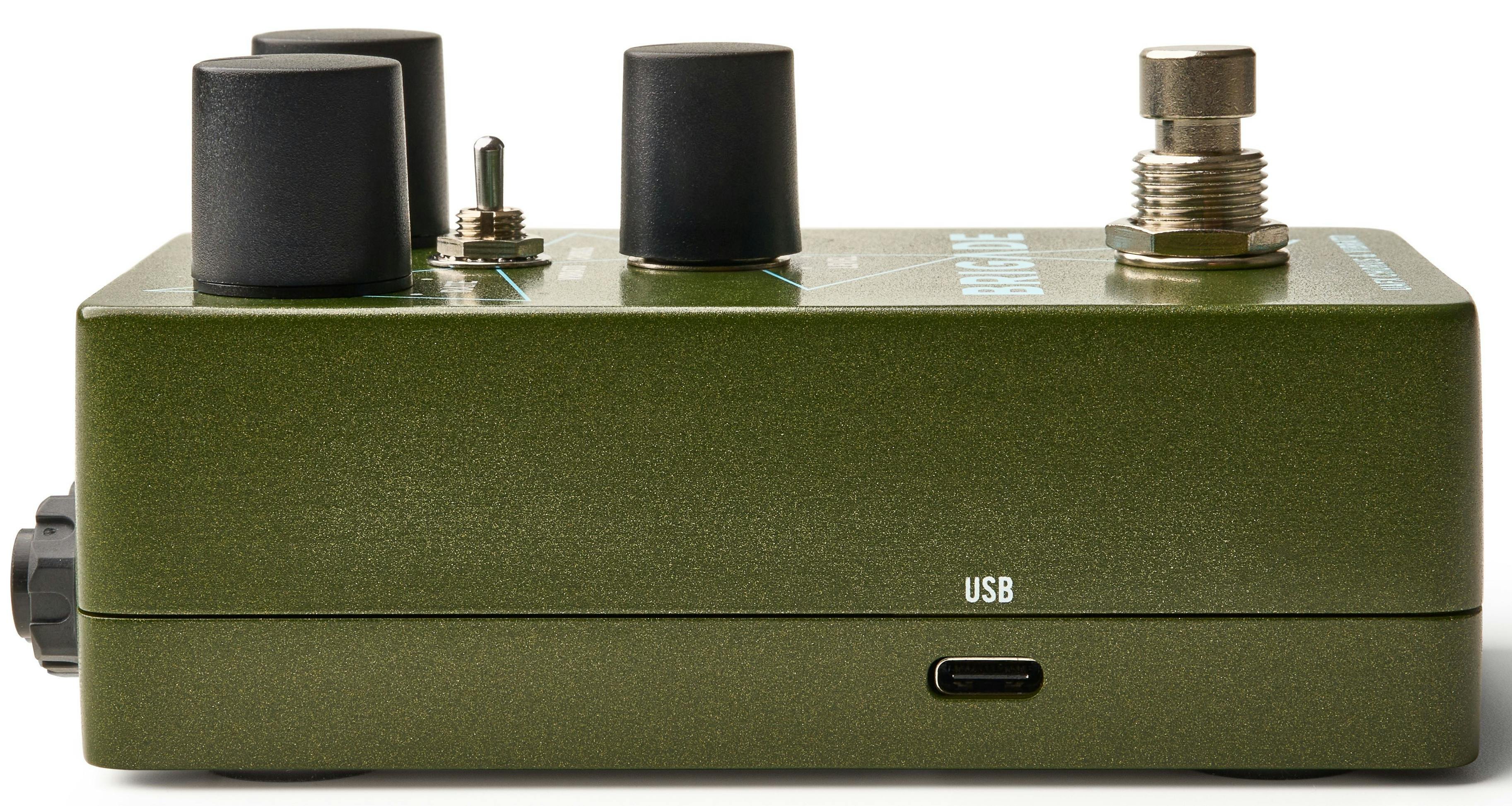 Universal Audio UAFX Brigade Chorus and Vibrato Pedal - GPS-BRGD-Universal-Audio-UAFX-Brigade-Chorus-and-Vibrato-Pedal-Side.jpg