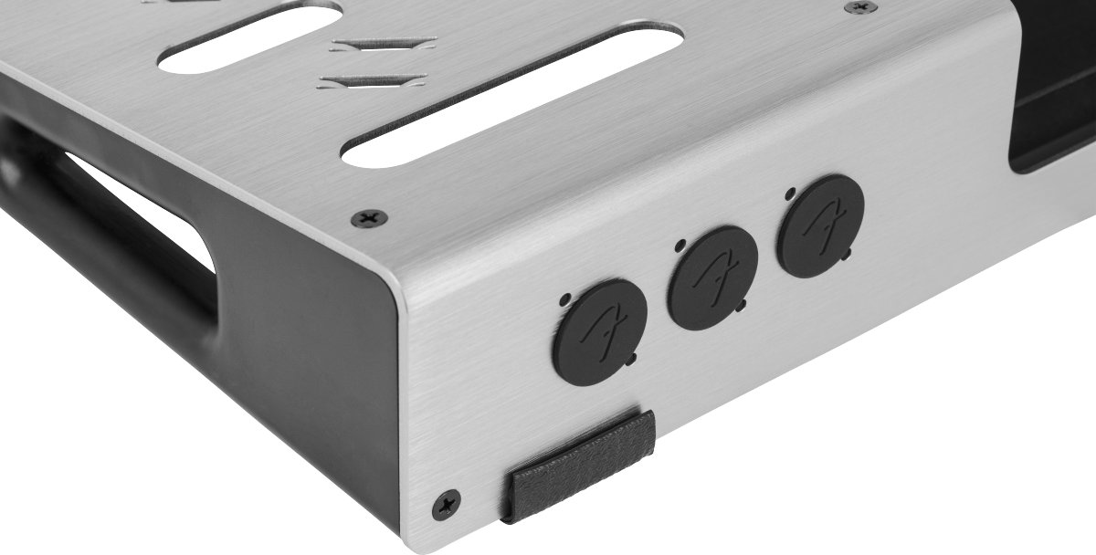Fender Professional Pedalboard with Bag - Medium - 529048-0991084002-angle.jpg
