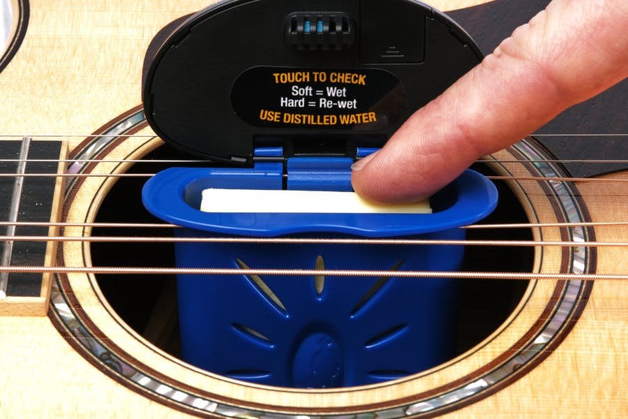 Music Nomad The Humitar ONE - Acoustic Guitar Humidifier & Hygrometer - MNO-MN311-7.jpg