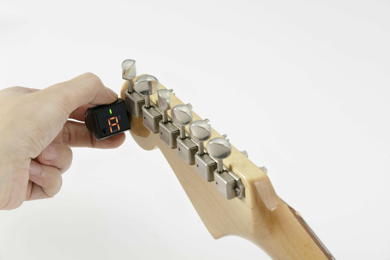 Korg GripTune Clip-on Tuner - 100321-GripTune_Guitar.jpg