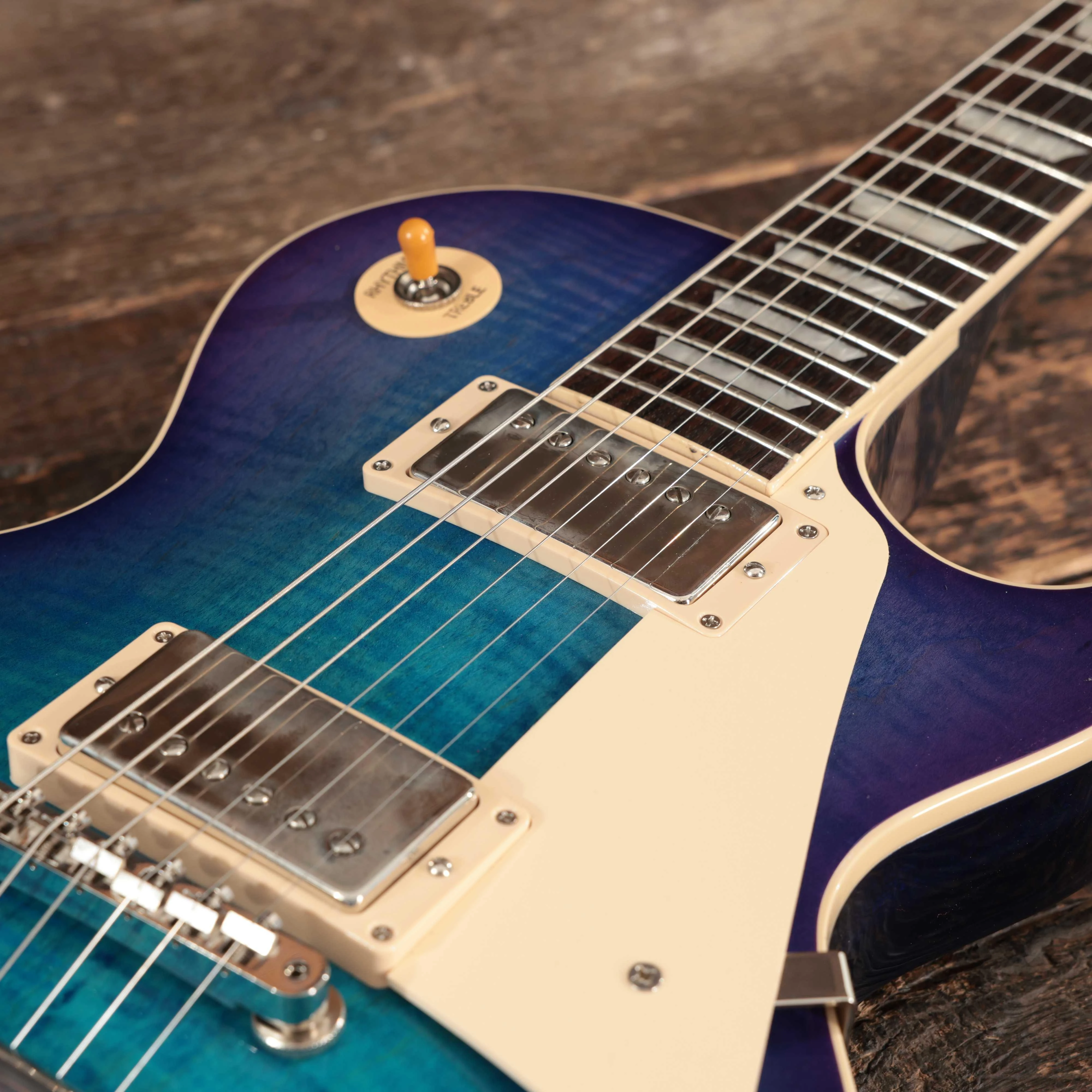 Gibson Les Paul Standard '60s Electric Guitar in Transparent Blueberry Burst - 206560263 (9).jpg
