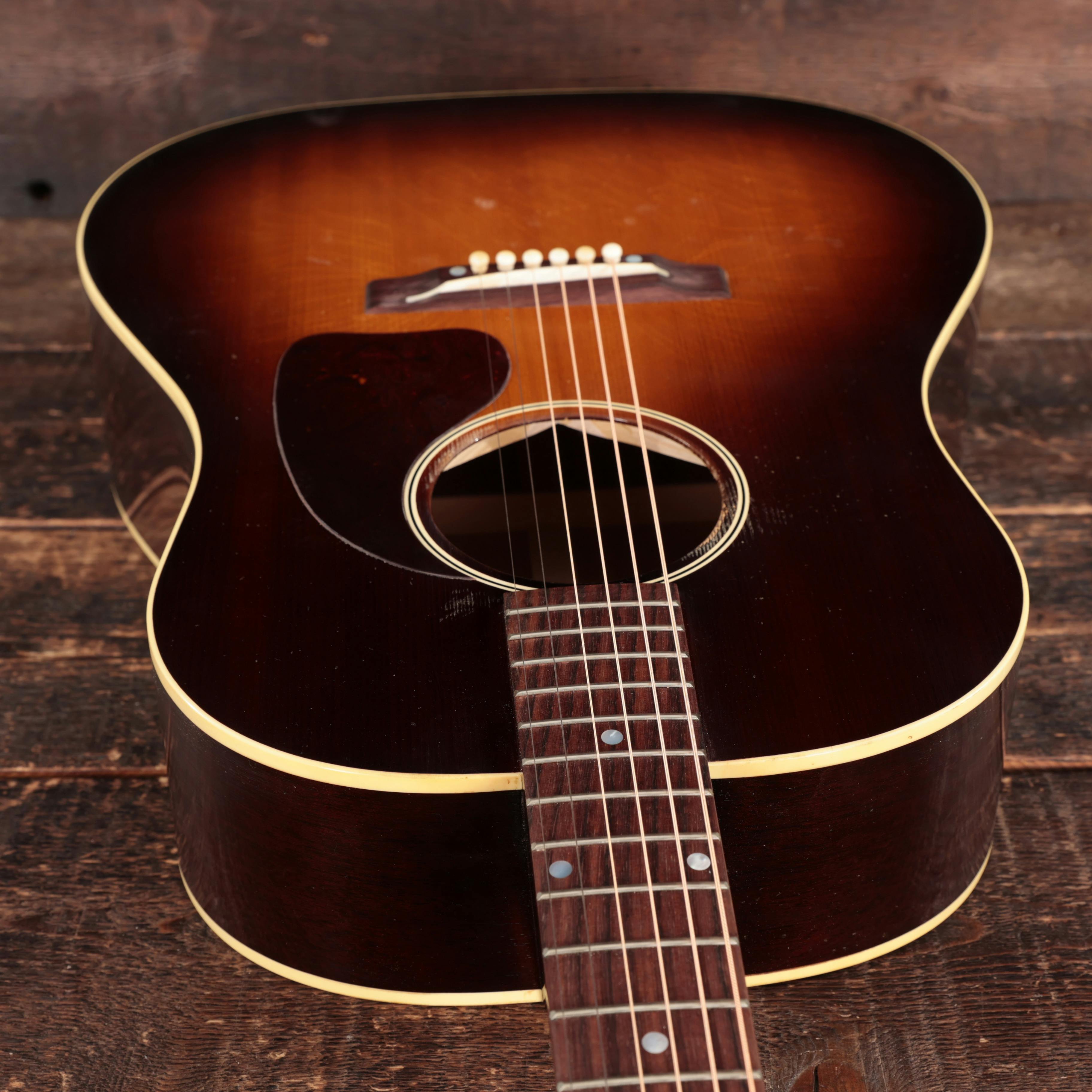 Gibson Murphy Lab 1942 Banner J-45 Light Aged Acoustic Guitar in Vintage Sunburst - CSRS45VSLASNT-21763033-13.jpg