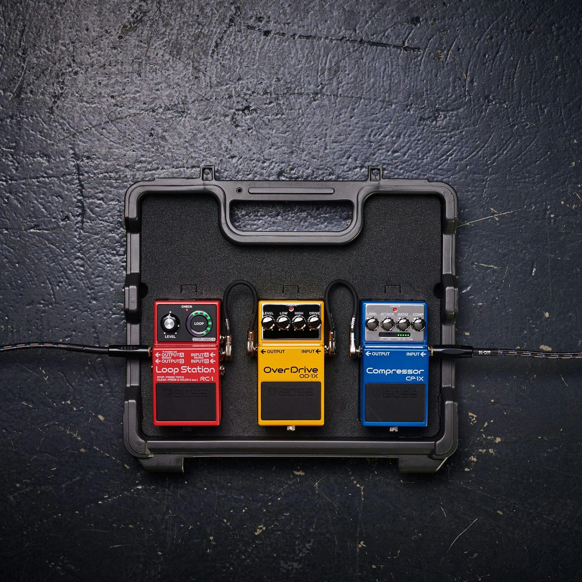 BOSS BCB-30X Pedalboard - 427629-BCB-30X_situational_image_14.jpg