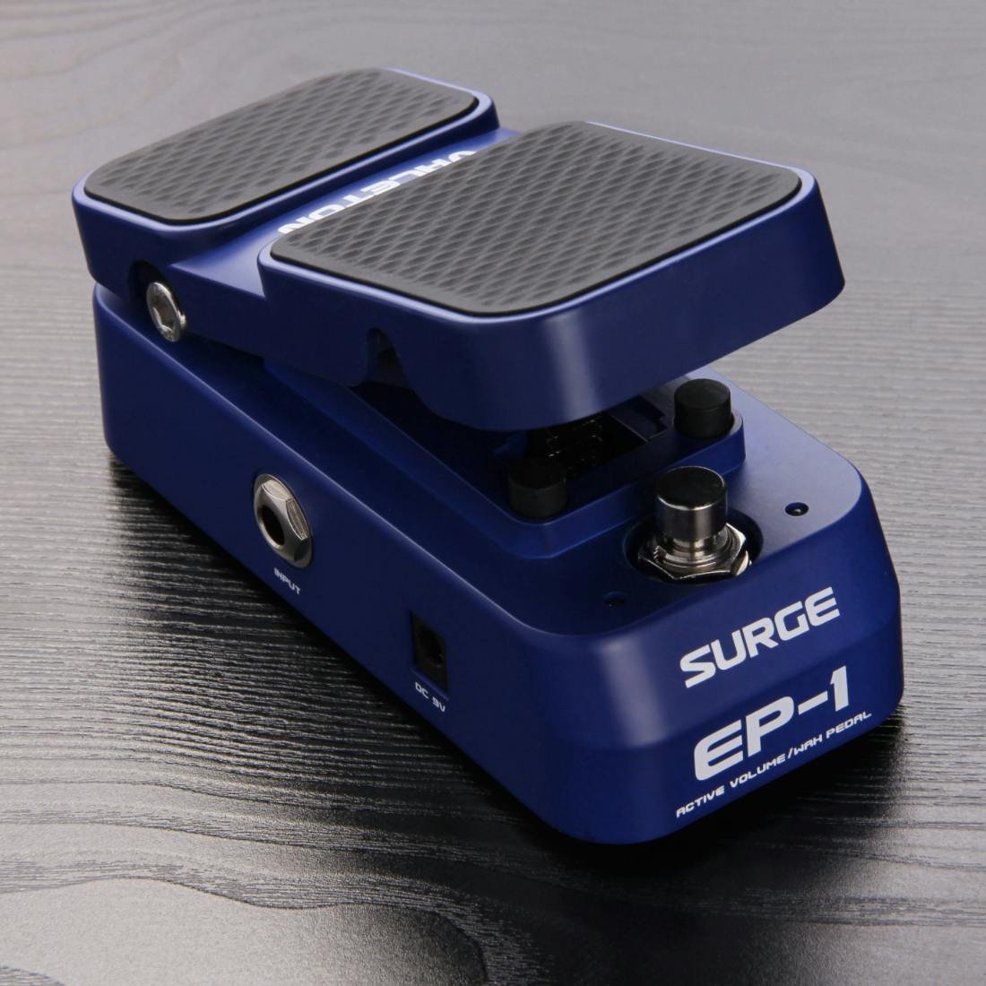 Valeton EP-1 Surge Mini Wah Active Volume Pedal - 494600-Valeton-EP-1-Surge-Mini-Wah-Active-Volume-Pedal-Beauty.jpg
