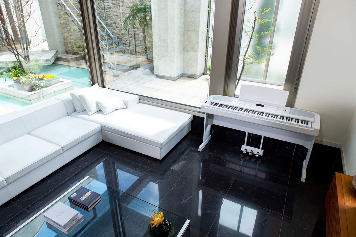Yamaha DGX-670 Digital HOME Piano in White - 530326-1660119261471.jpg