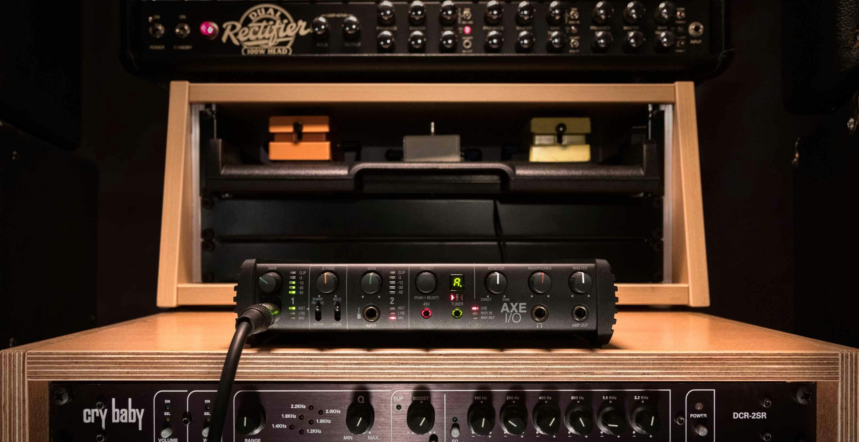 IK Multimedia Bundle: Includes AXE I/O, AmpliTube 5 MAX and TONEX