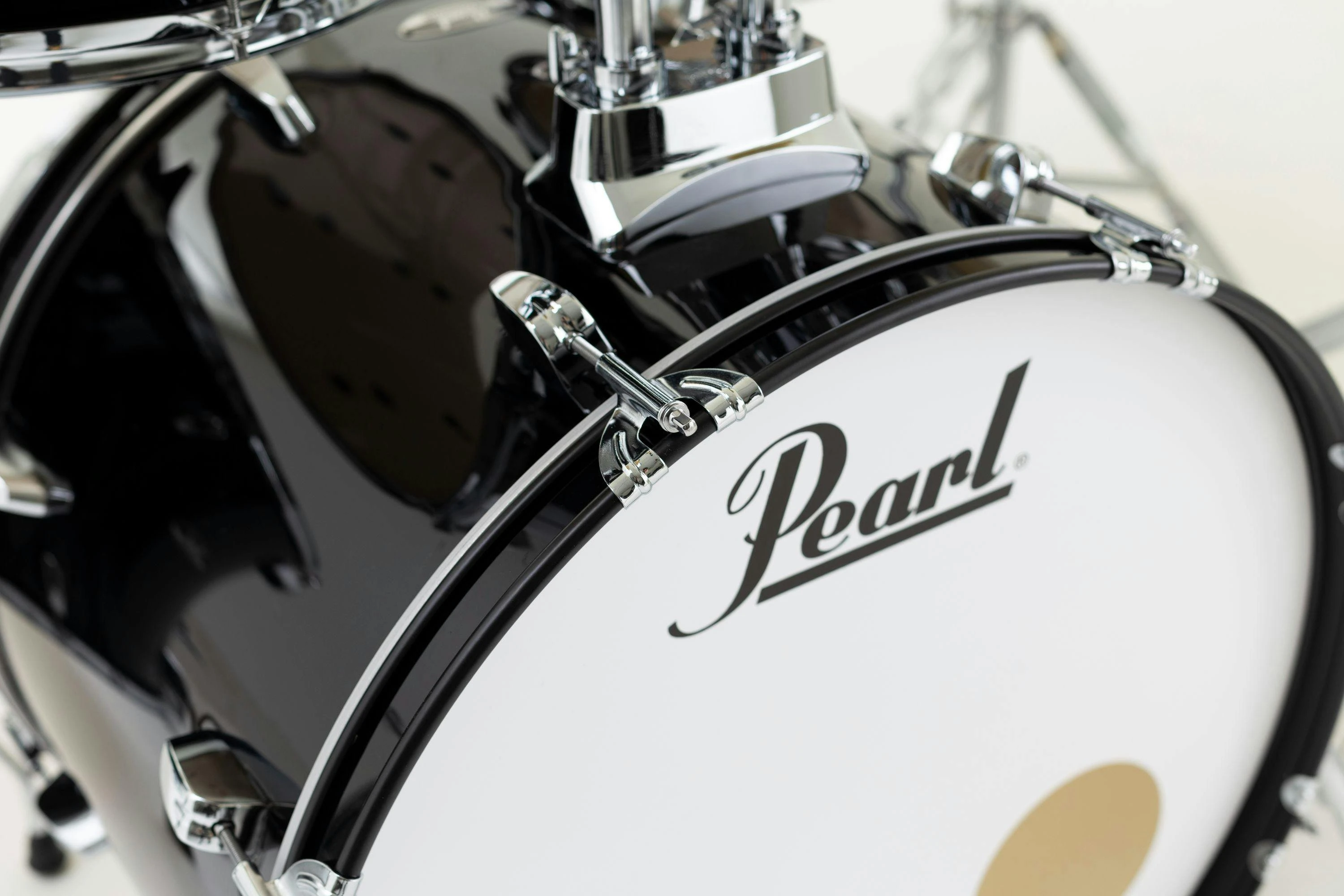 Pearl Roadshow 22" Acoustic Drum Kit in Jet Black - 450044-RS525SBCC31_04.jpg