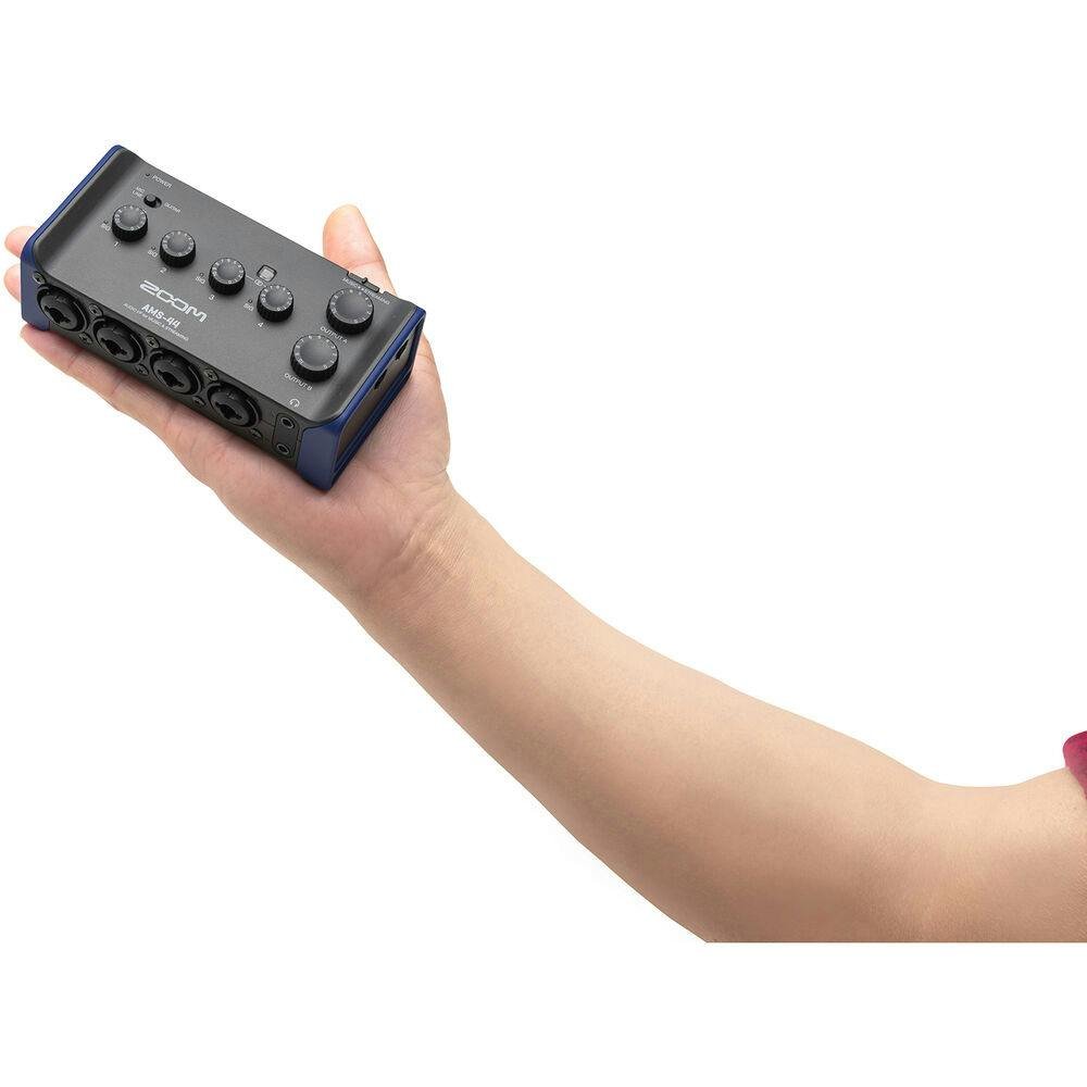 Zoom AMS-44 USB Audio Interface - 527773-1659004231981.jpg