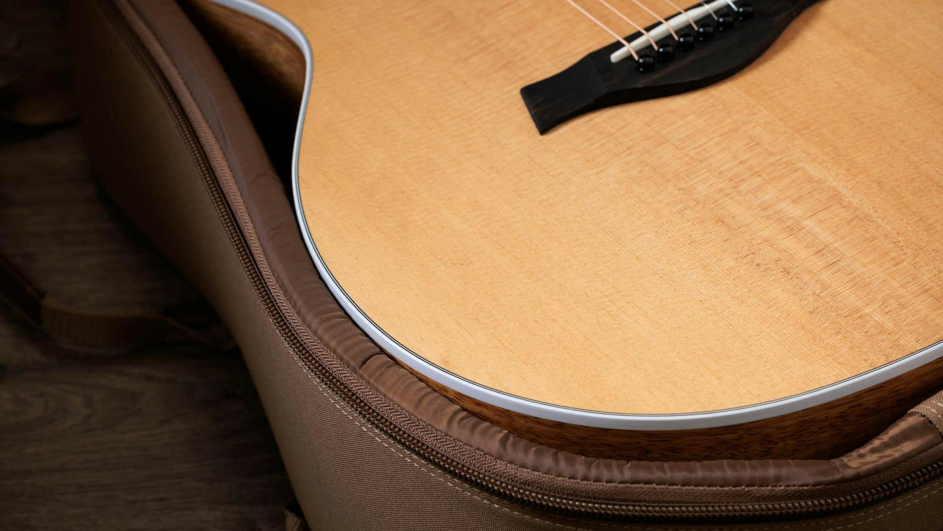 Taylor 214ce-K Electro-Acoustic in Natural - F204002111007891000-Taylor-214ce-K-2211103291-gallery-14-2023.jpg