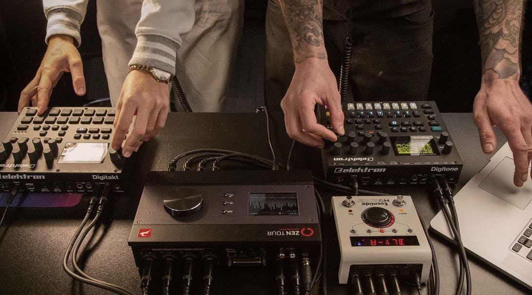 Antelope Audio Zen Tour Synergy Core Thunderbolt 3 & USB Desktop Audio Interface - 525569-1.jpg