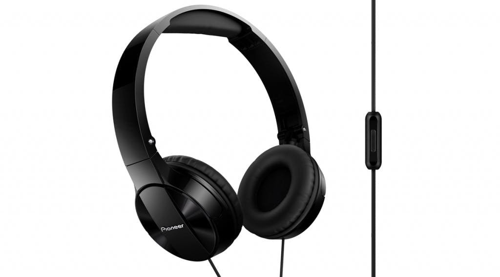 Casio CT-S1 Keyboard in White Bundle - _BUN-CT-S1WEC5-Headphones.jpg