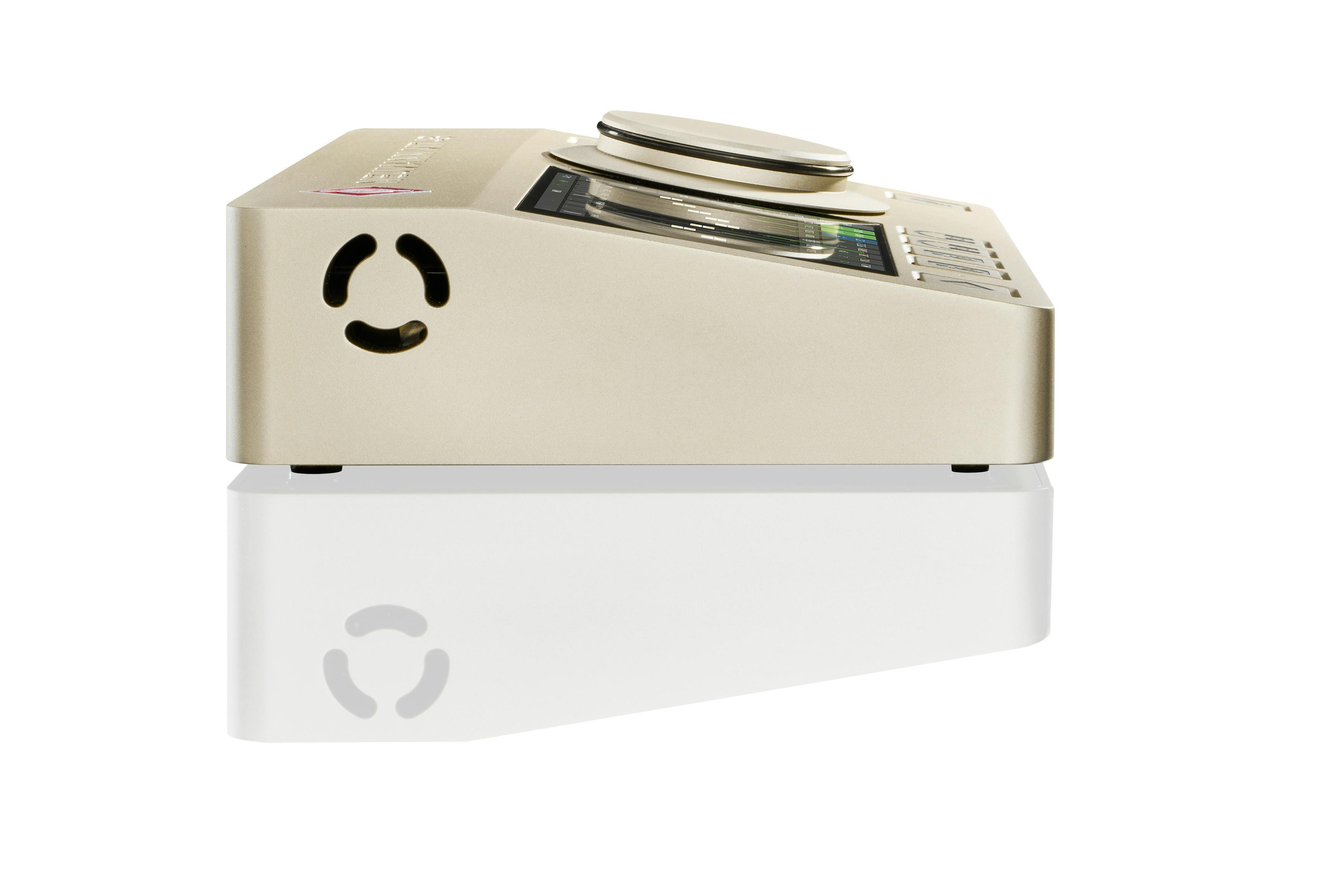 Neumann MT 48 Audio Interface - 700260-MT-48-Side-3-WhiteFond_Neumann-Audio-Interface_MR.jpg