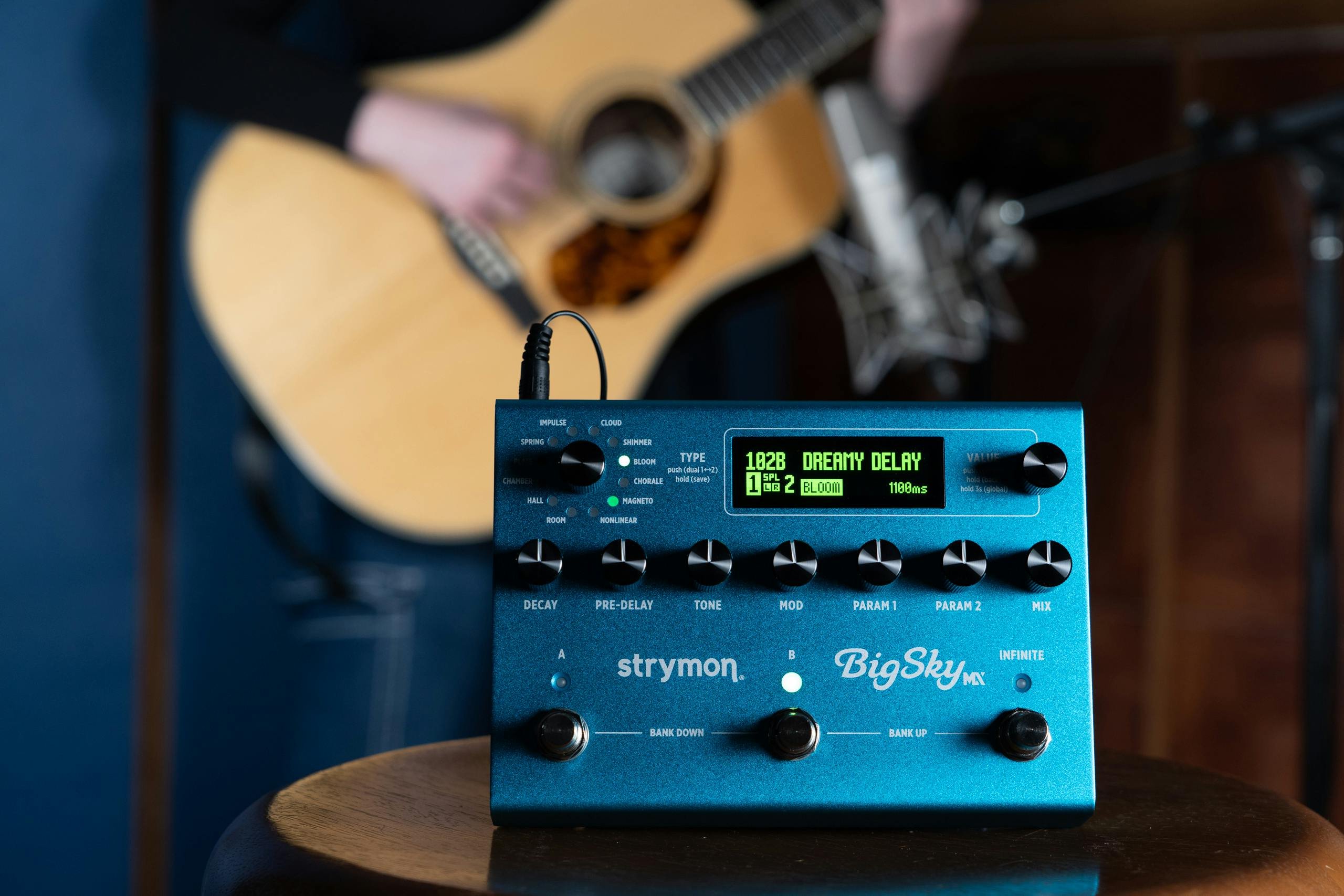 Strymon Big Sky MX Multi Reverb Pedal - BIGSKYMX-BigSkyMX_Studio_Lifestyle_HiRes-5.jpg