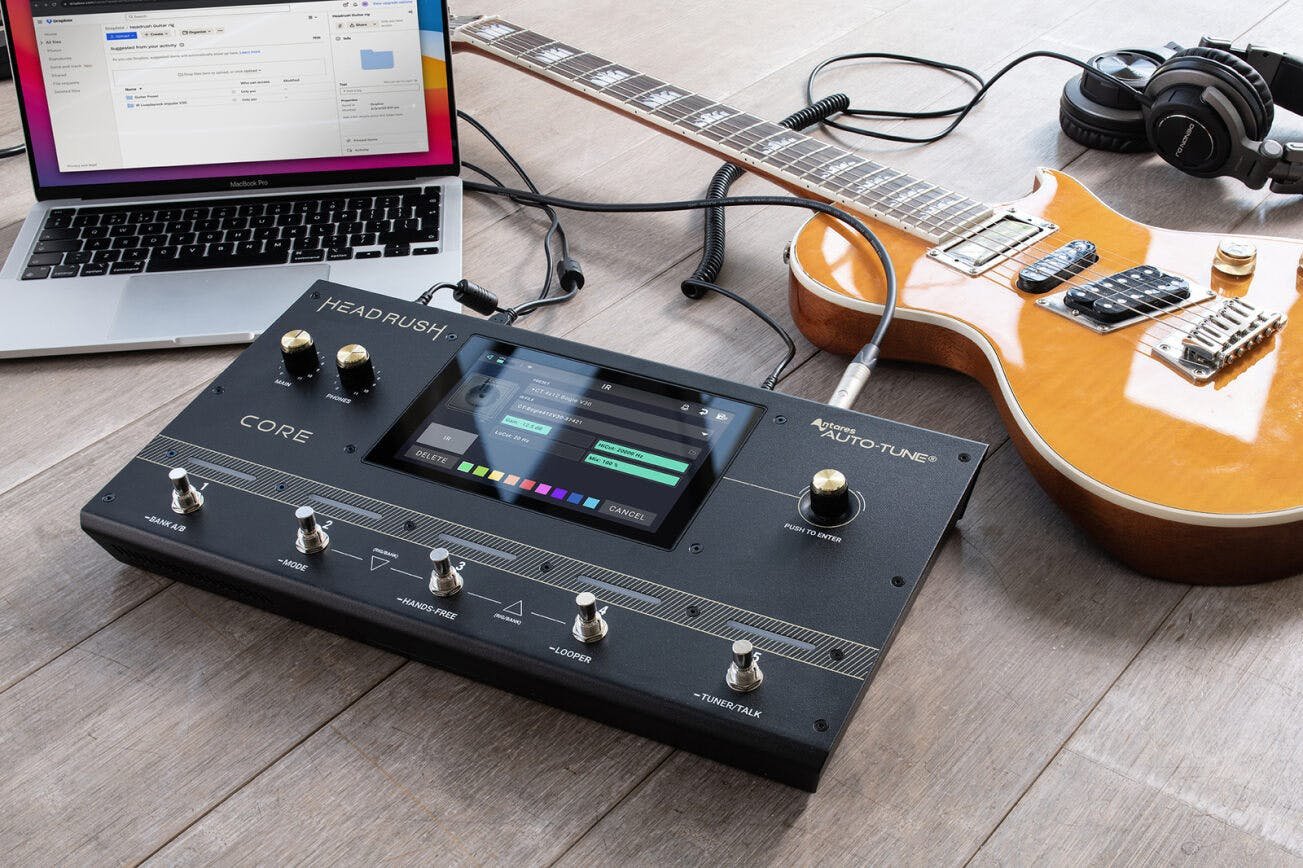 HeadRush Core Guitar FX Amp Modeler and Vocal Processor - HEADRUSHCORE-Headruch-Core-FX-Modeller-Amp-Vocal-Processor-Lifestyle-2.jpg