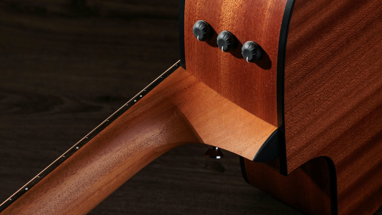 Taylor 150ce 100 Series 12 String Electro Acoustic Guitar - 150CE-Taylor-150ce-100-Series-1--String-Electro-Acoustic-Guitar-Controls.jpg