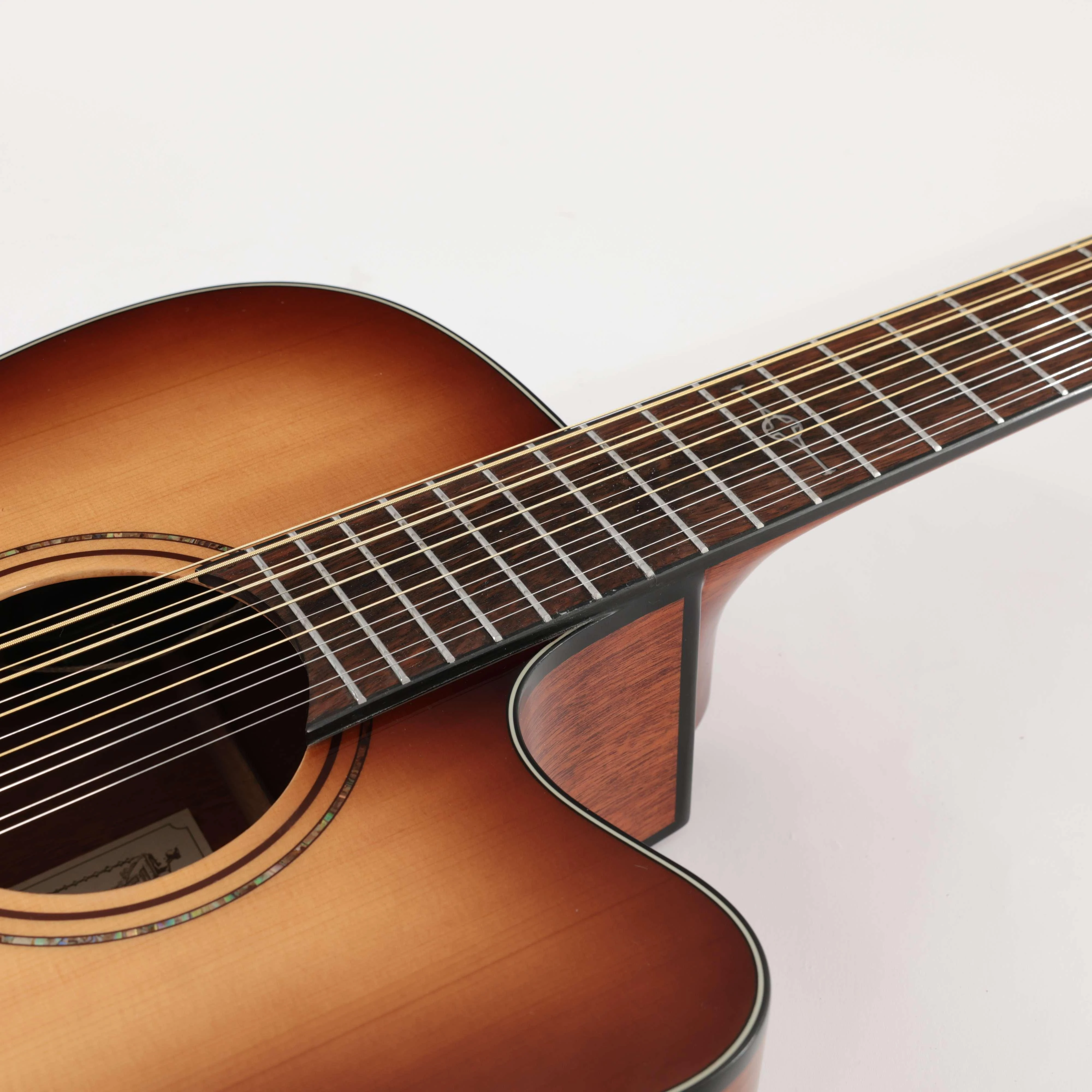 B Stock : Alvarez AD6012CESHB Artist Dreadnought 12-String Electro Acoustic Guitar in Shadowburst - B-AD6012CES-0001 (7).jpg