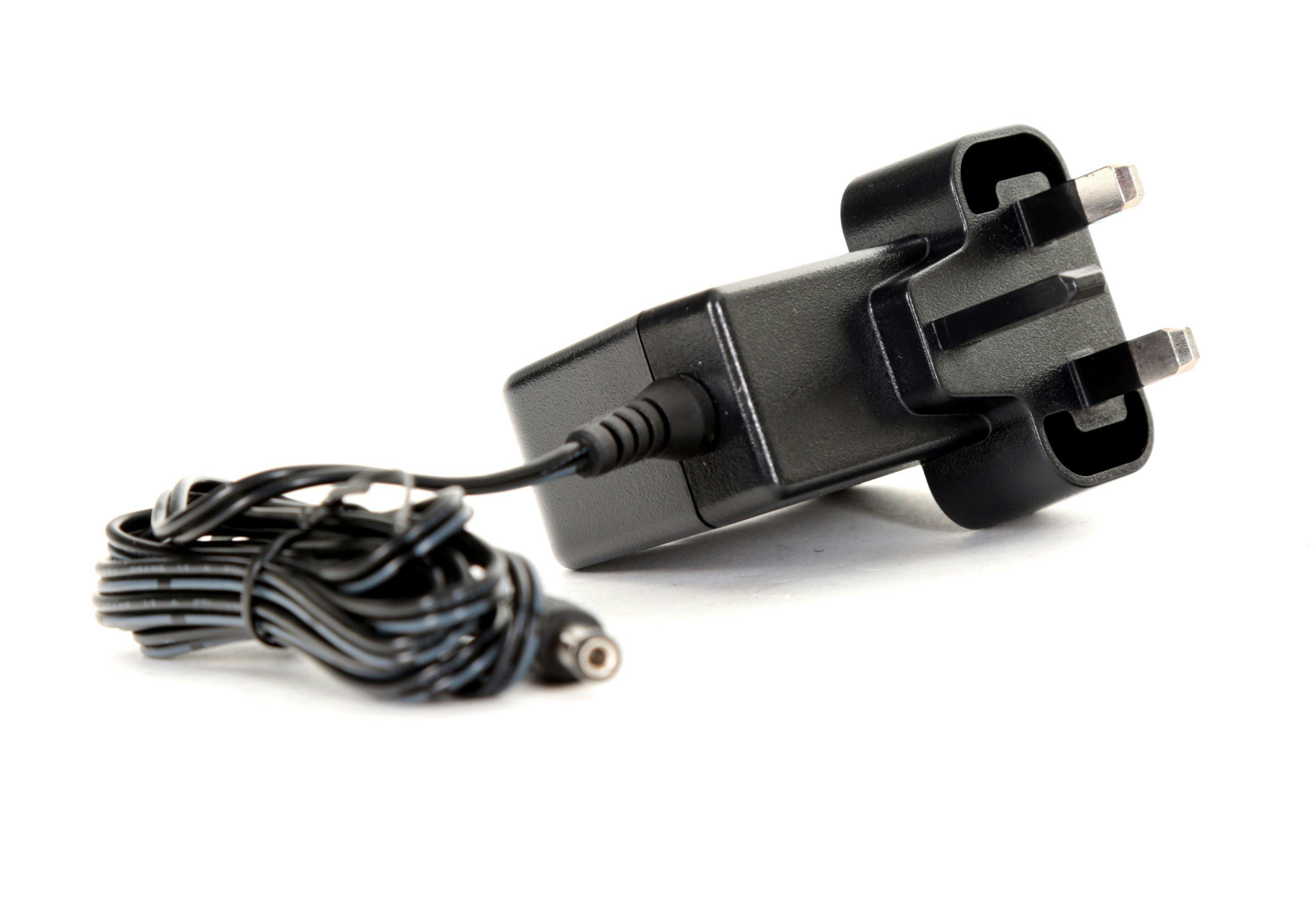 Stagg 9V 1.7 Amp DC Adapter For Guitar Effect Pedals - 382518-PSU9V1A7RUK (3).jpg