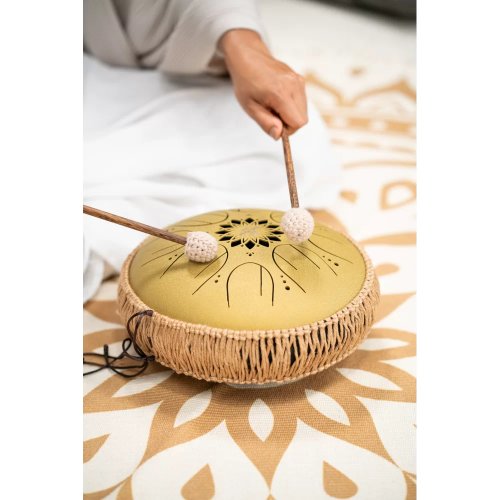 Meinl Sonic Energy 10in Medium Octave Steel Tongue Drum C Major 8 Notes 432 Hz Gold - MOSTD3G_web_lifestyle_02.jpg