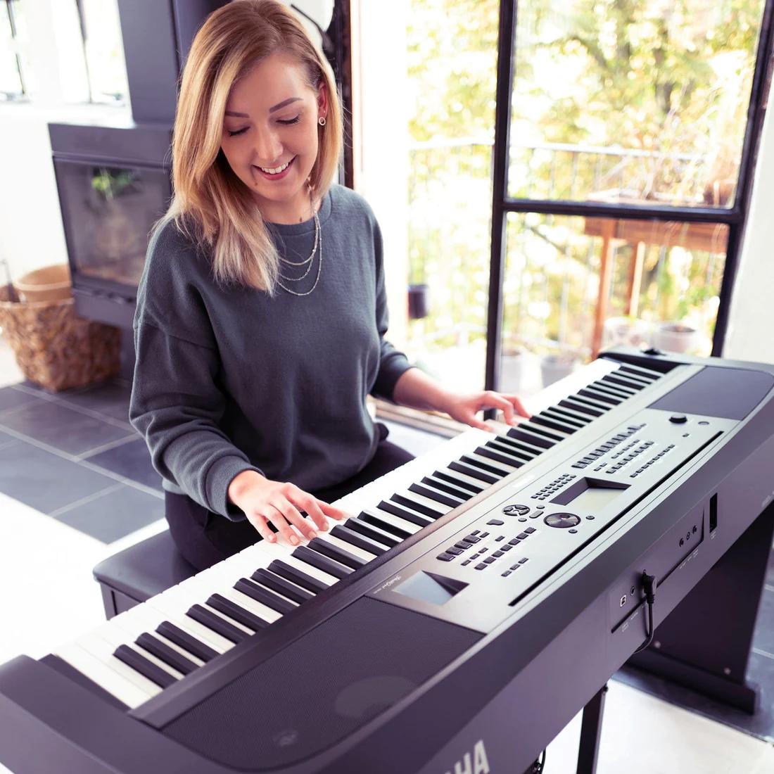Yamaha DGX-670 Digital HOME Piano in Black - DGX670B (10).jpg
